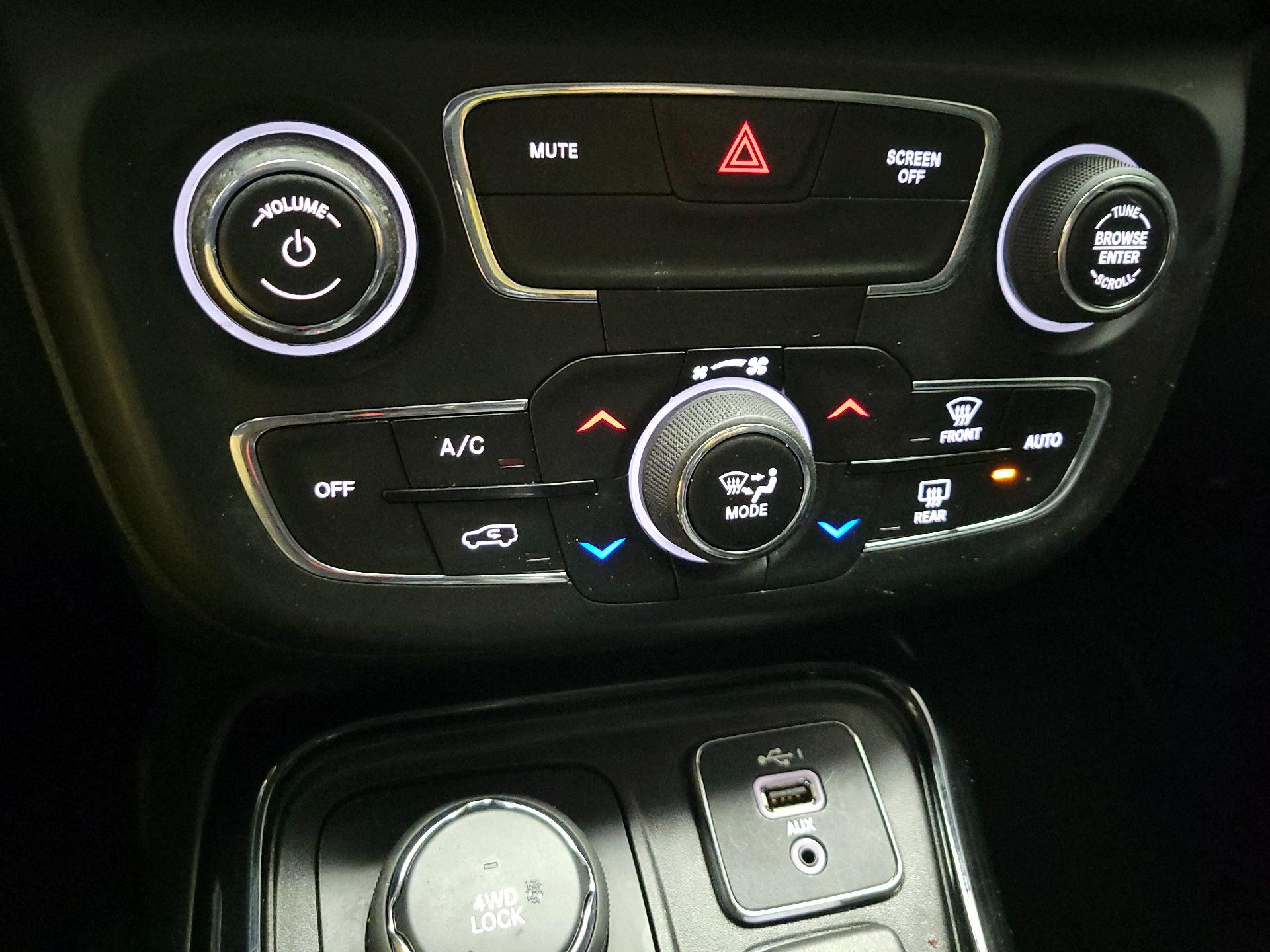 Thumbnail: 2020 Jeep Compass - 15