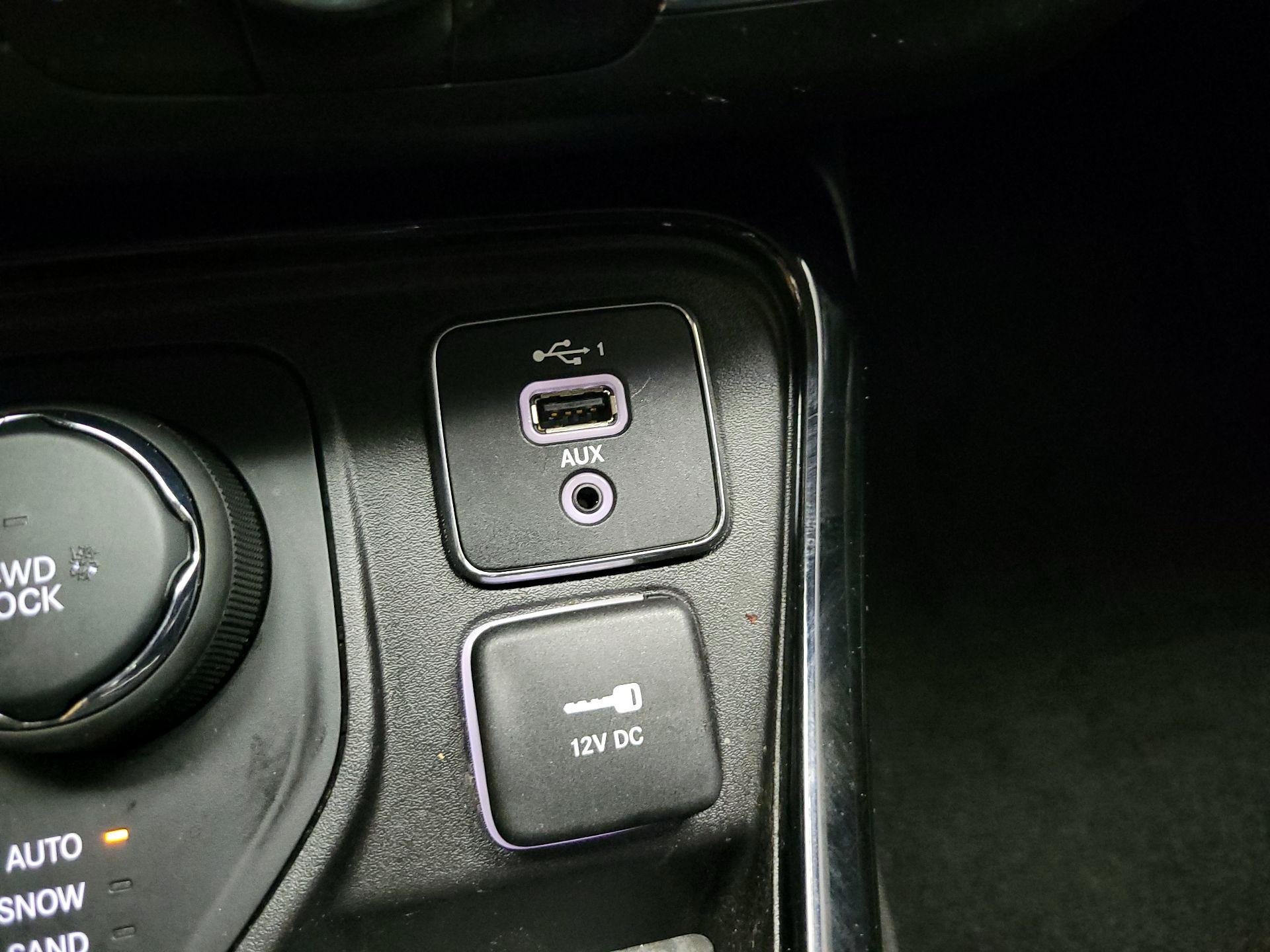 Thumbnail: 2020 Jeep Compass - 17