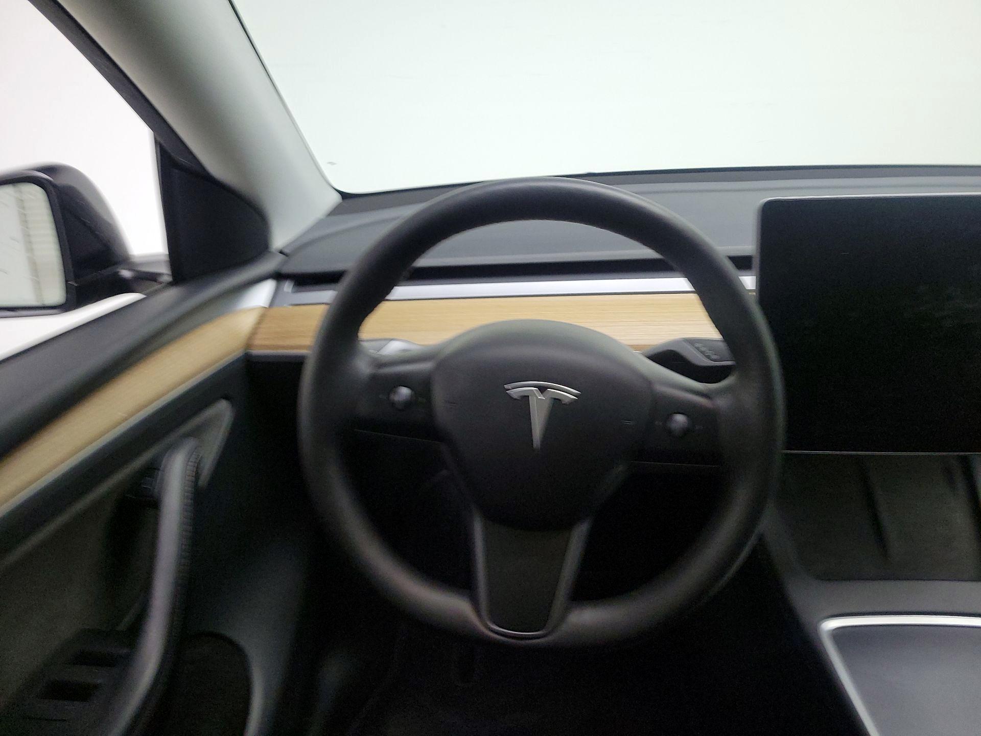 Thumbnail: 2023 Tesla Model Y - 10