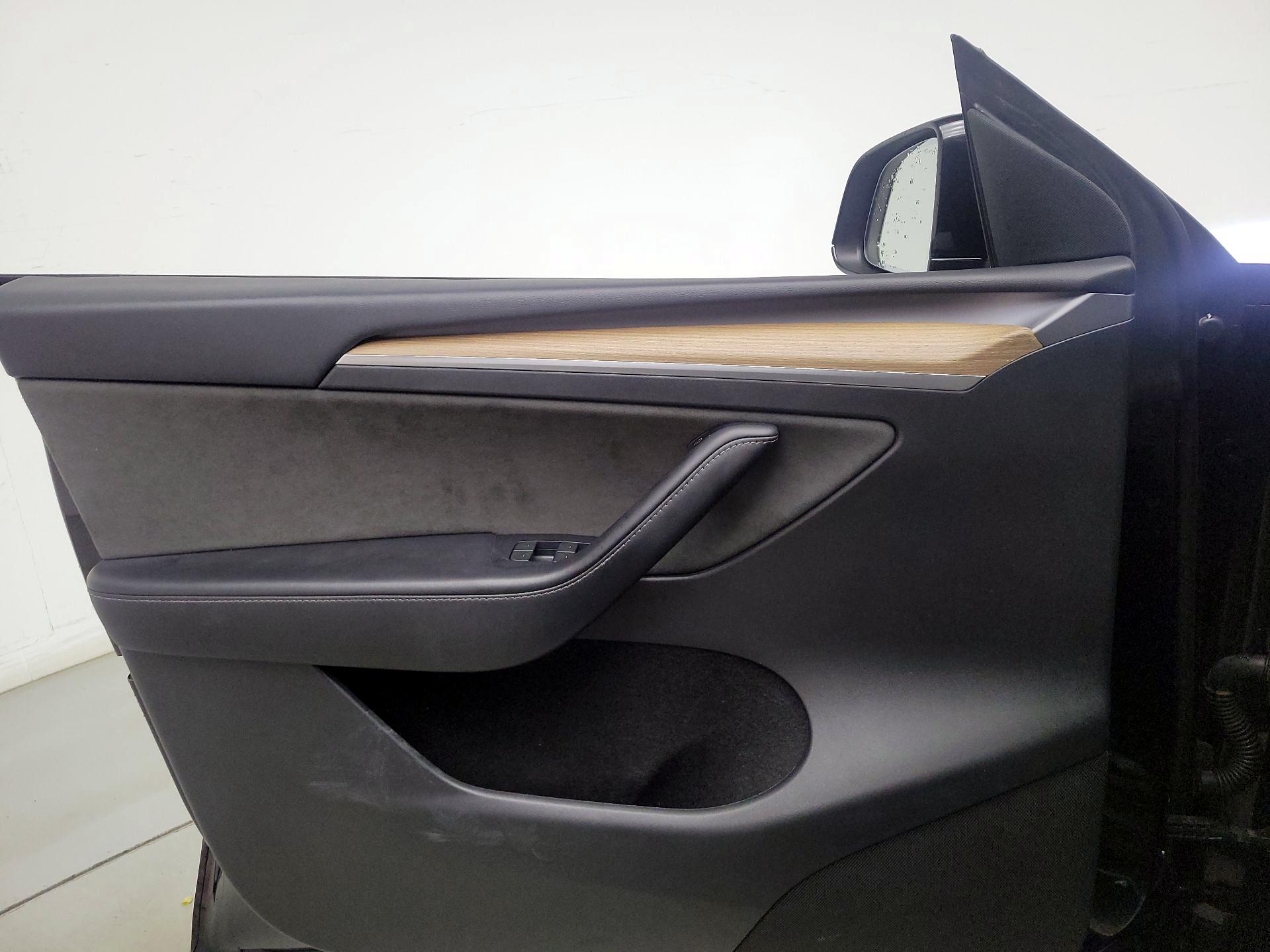 Thumbnail: 2023 Tesla Model Y - 12