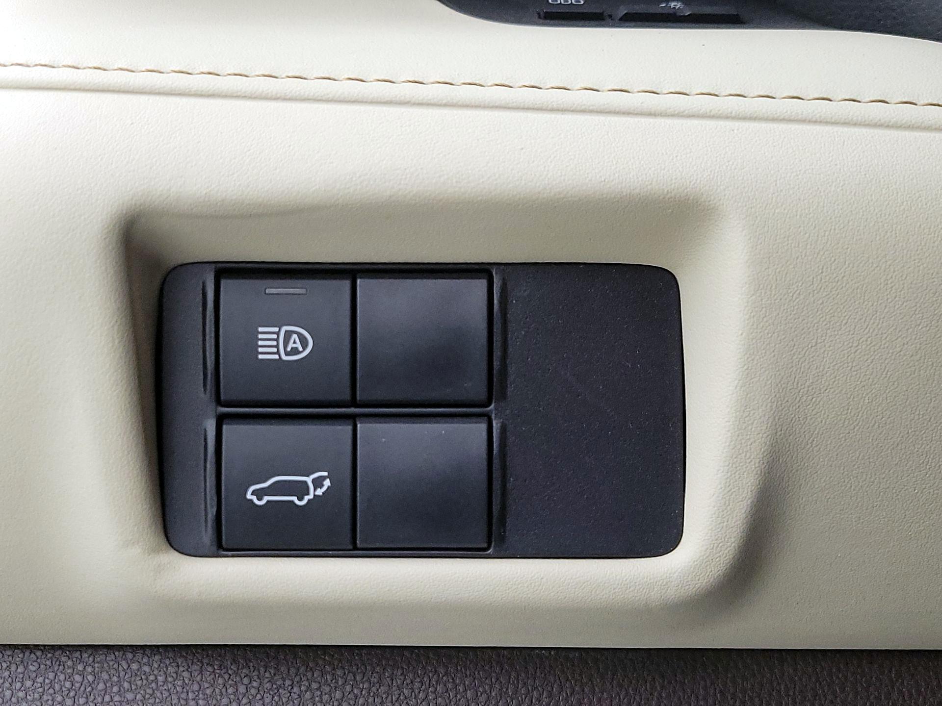 Thumbnail: 2022 Toyota Highlander - 13