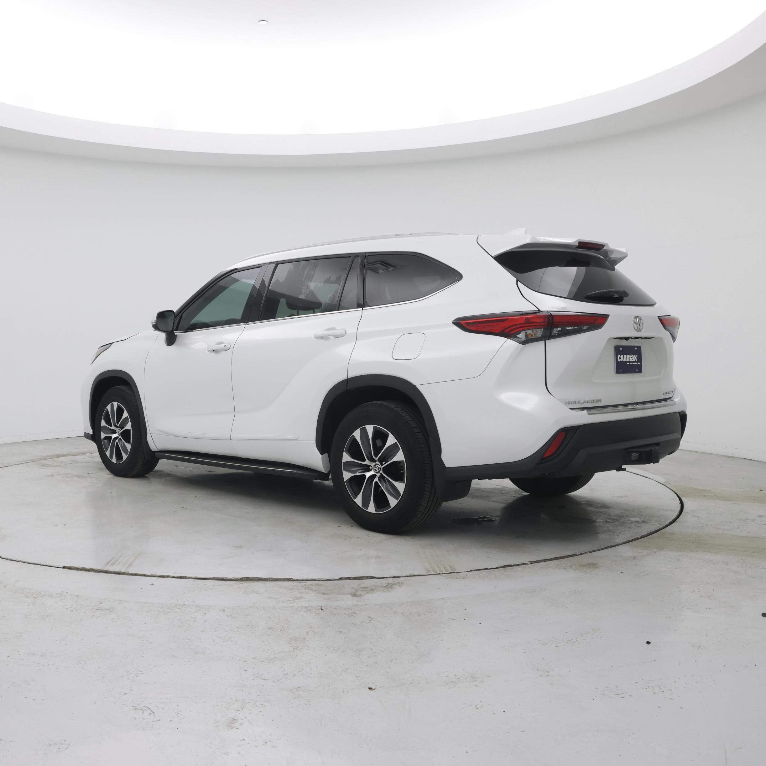 Thumbnail: 2022 Toyota Highlander - 2