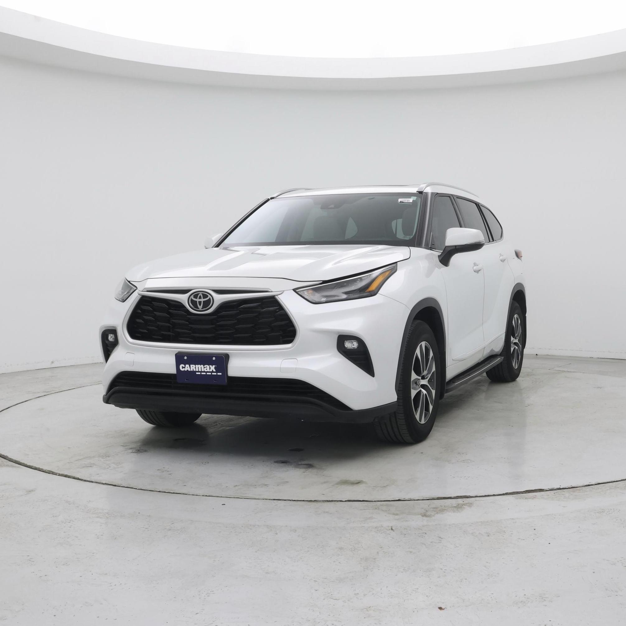 Thumbnail: 2022 Toyota Highlander - 4