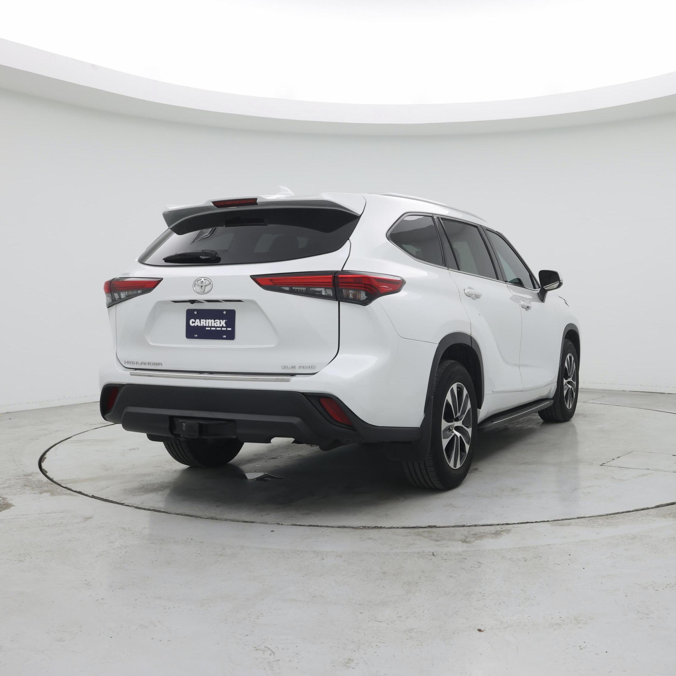 Thumbnail: 2022 Toyota Highlander - 8