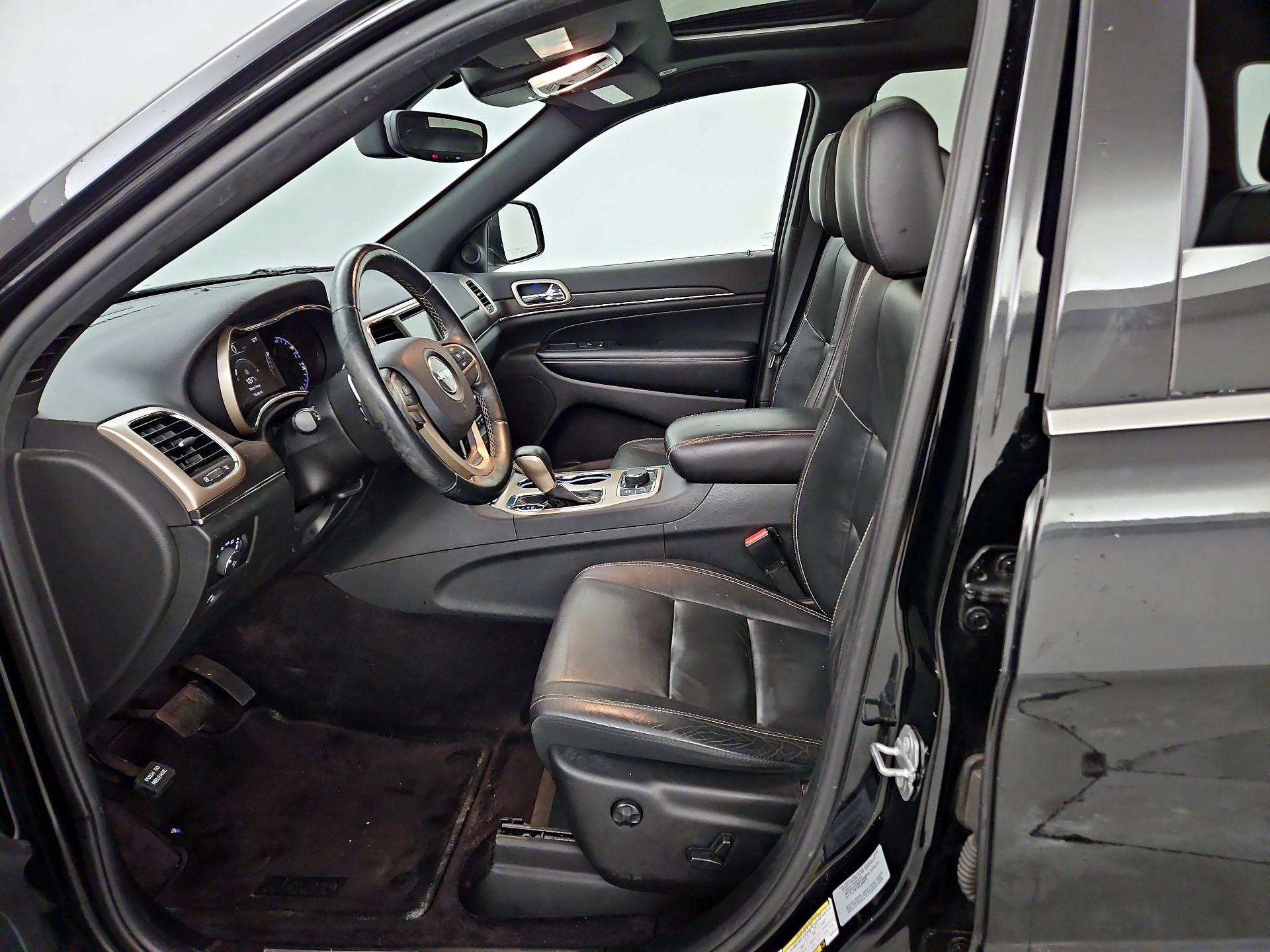 Thumbnail: 2017 Jeep Grand Cherokee - 11