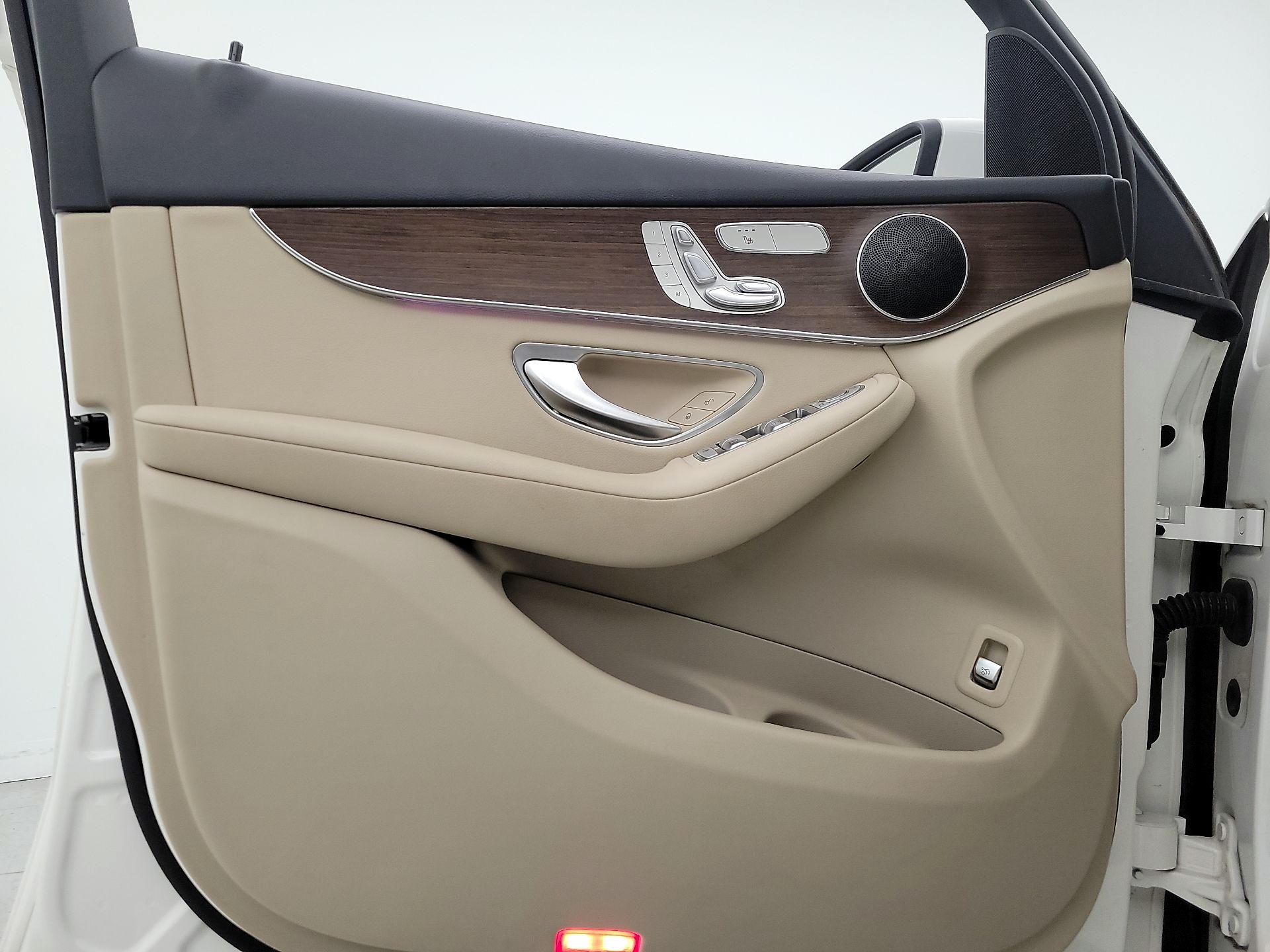 Thumbnail: 2022 Mercedes-Benz GLC - 12