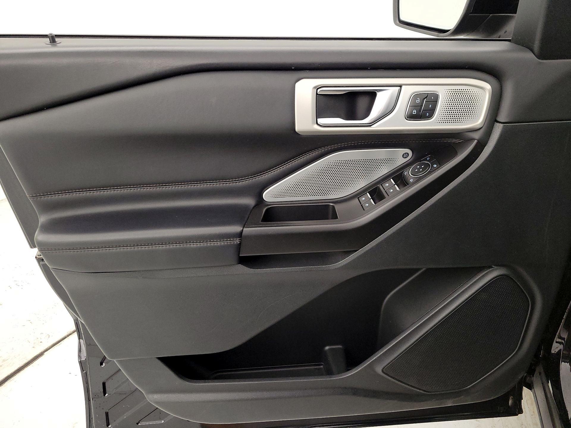 Thumbnail: 2020 Ford Explorer - 12