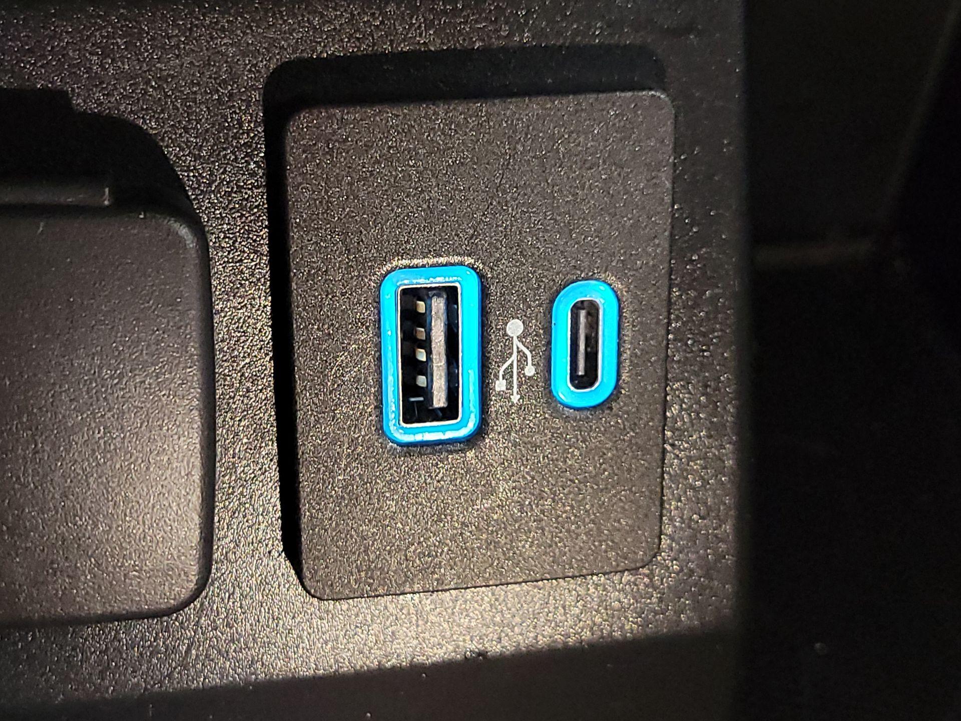 Thumbnail: 2020 Ford Explorer - 19