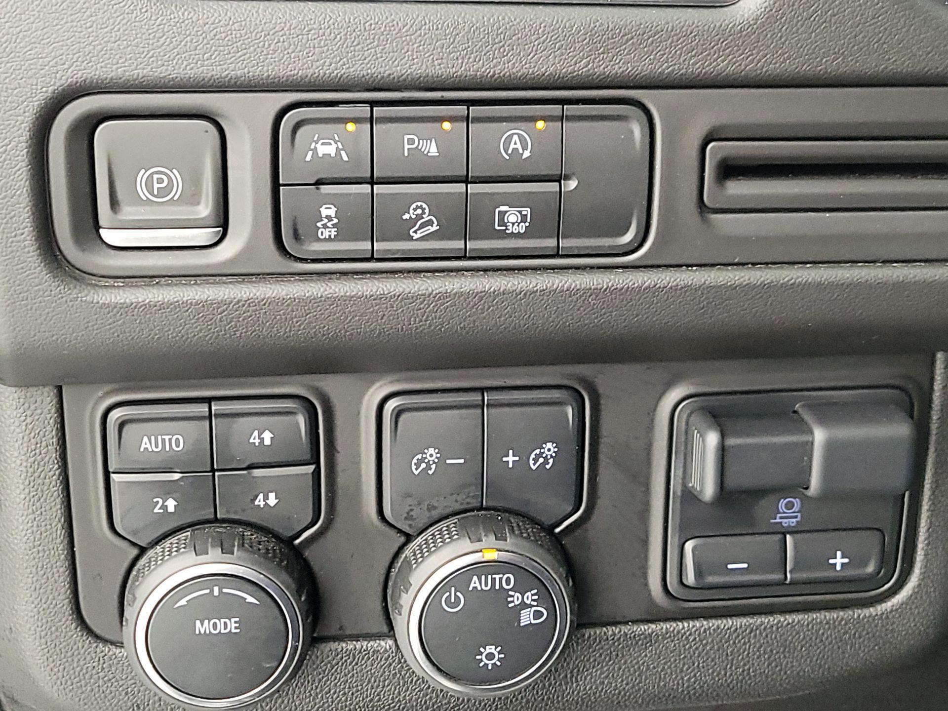 Thumbnail: 2024 Chevrolet Tahoe - 13