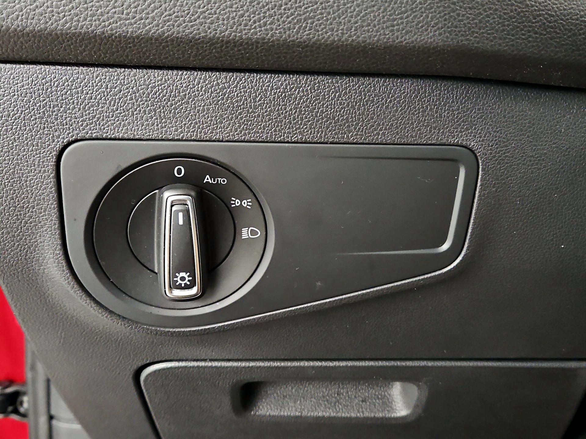 Thumbnail: 2019 Volkswagen Tiguan - 13