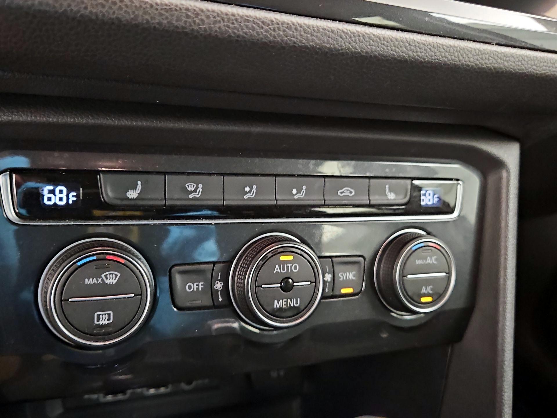 Thumbnail: 2019 Volkswagen Tiguan - 16