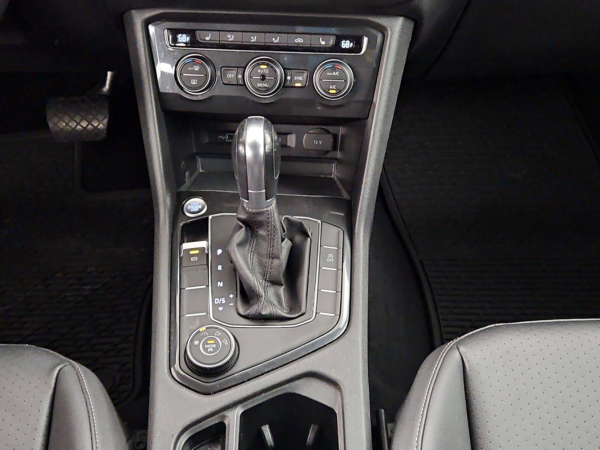 Thumbnail: 2019 Volkswagen Tiguan - 17