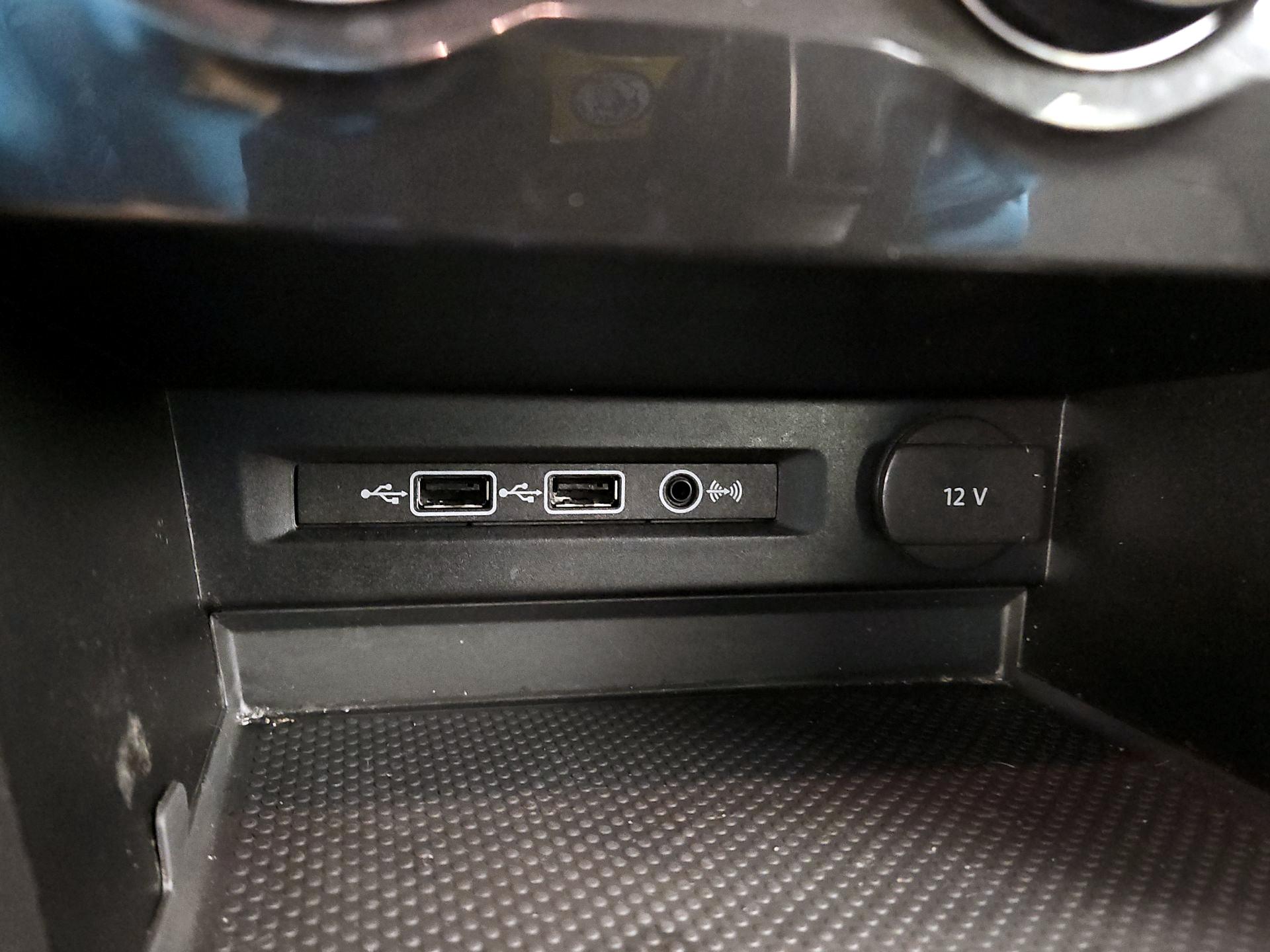 Thumbnail: 2019 Volkswagen Tiguan - 18