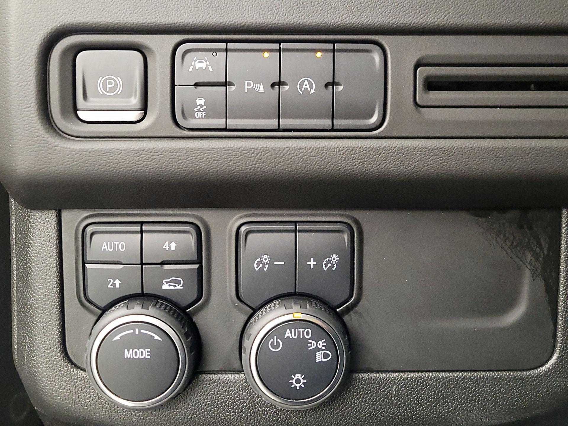 Thumbnail: 2023 Chevrolet Tahoe - 13