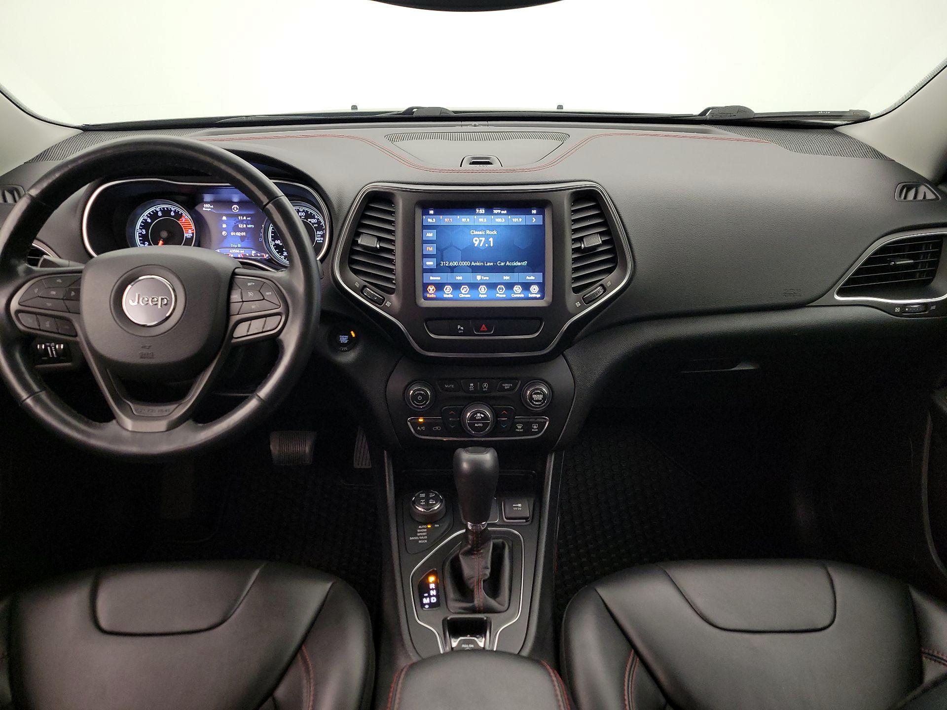 Thumbnail: 2020 Jeep Cherokee - 9