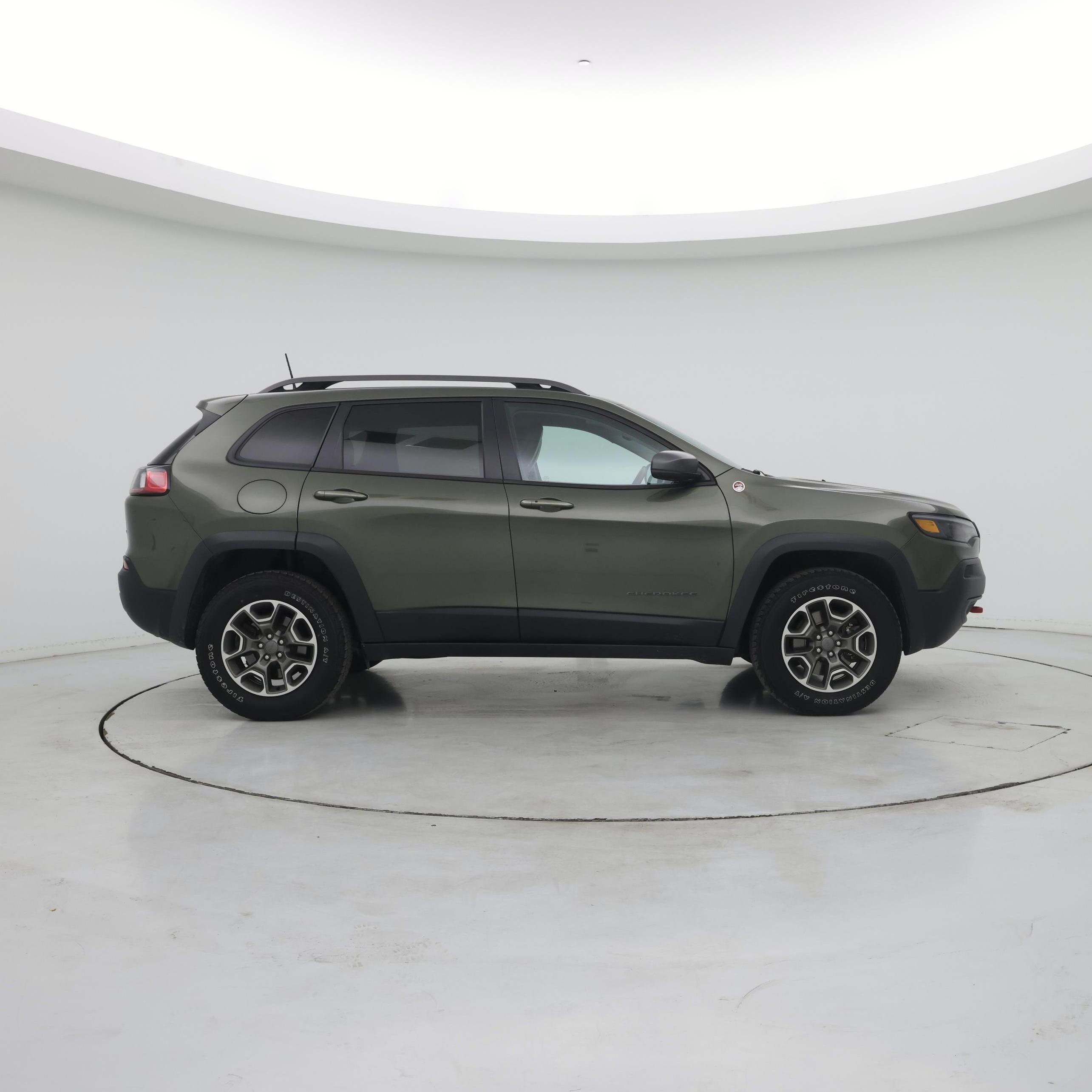 Thumbnail: 2020 Jeep Cherokee - 7