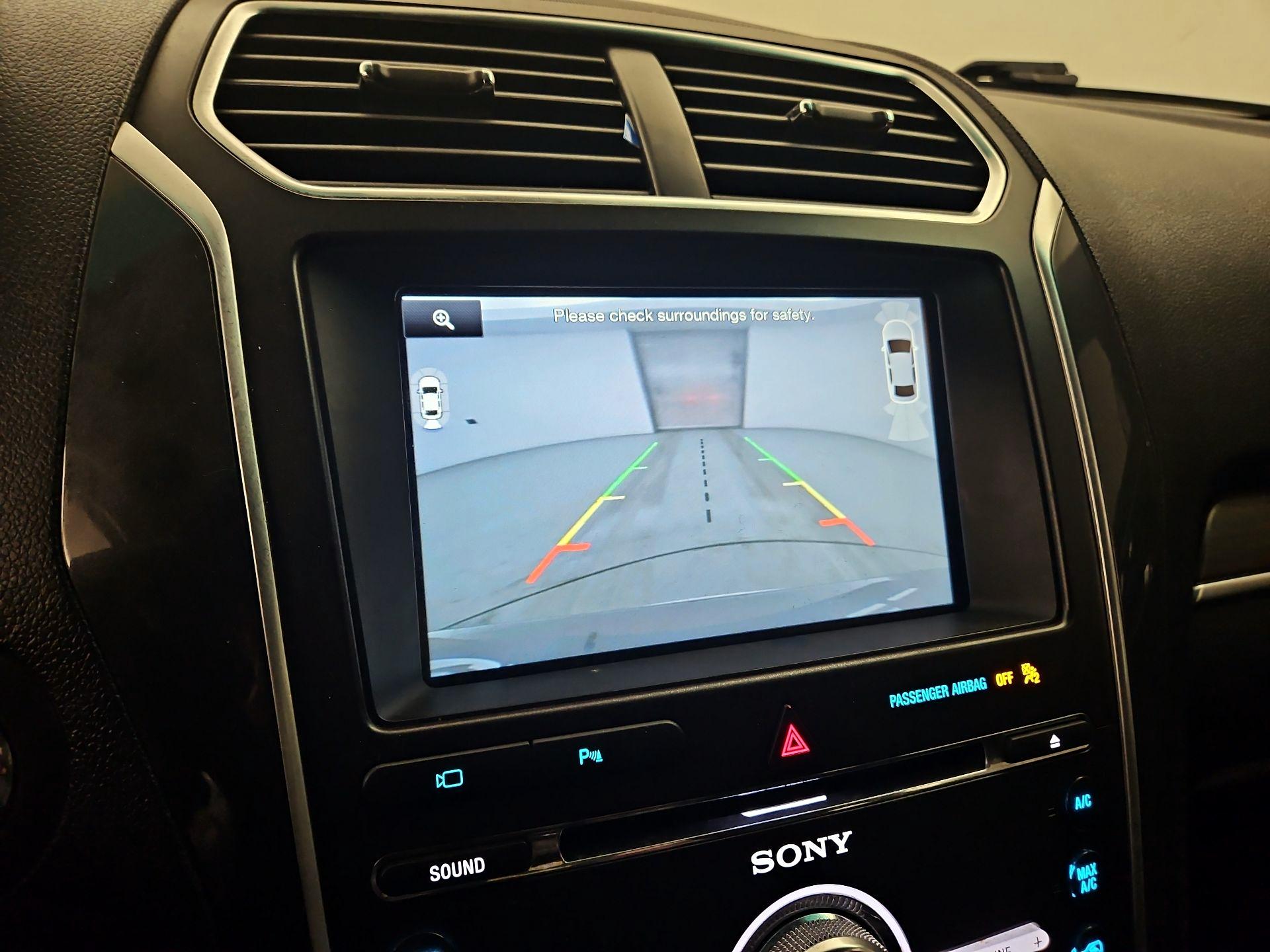 Thumbnail: 2016 Ford Explorer - 15