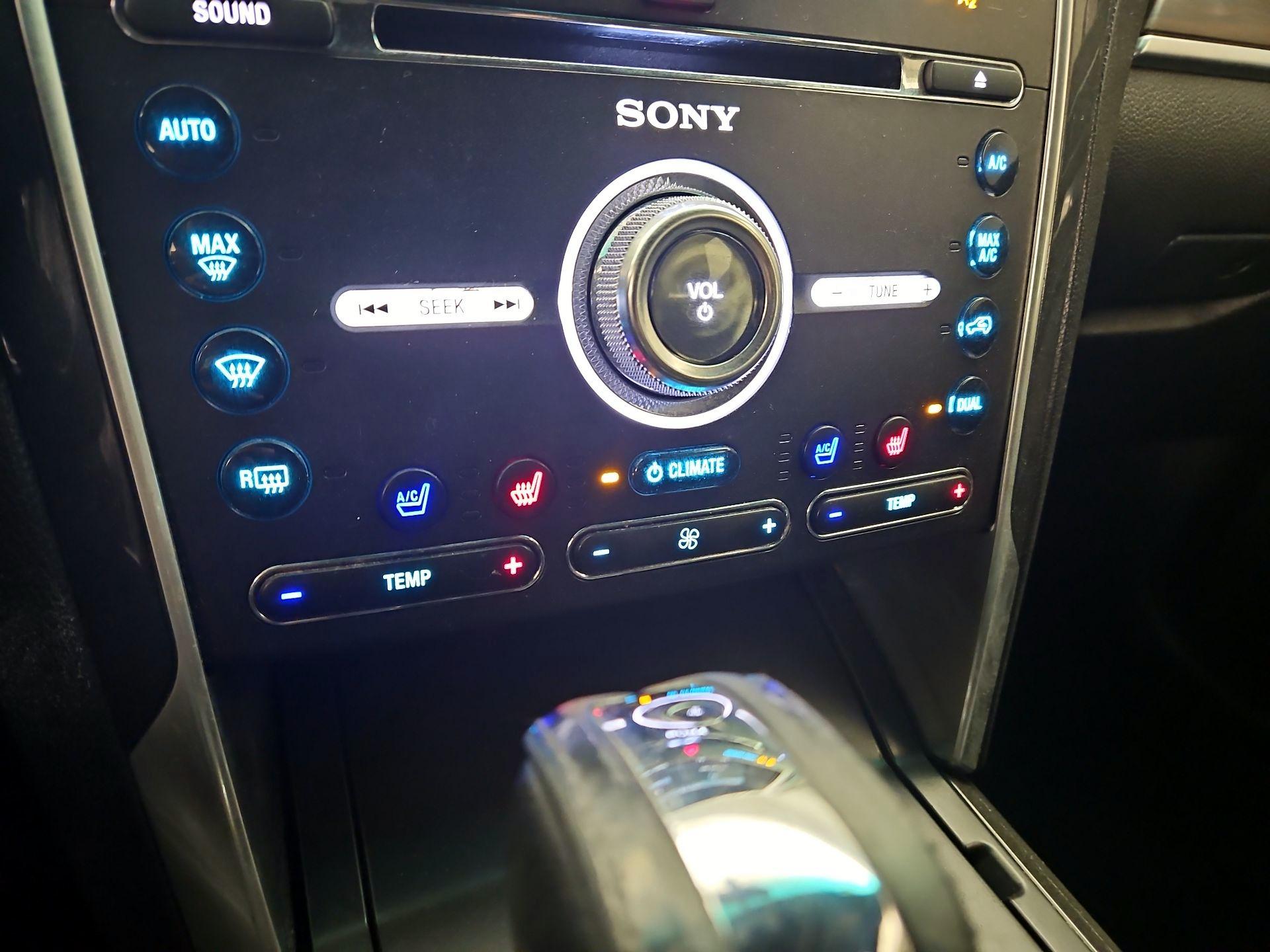 Thumbnail: 2016 Ford Explorer - 17