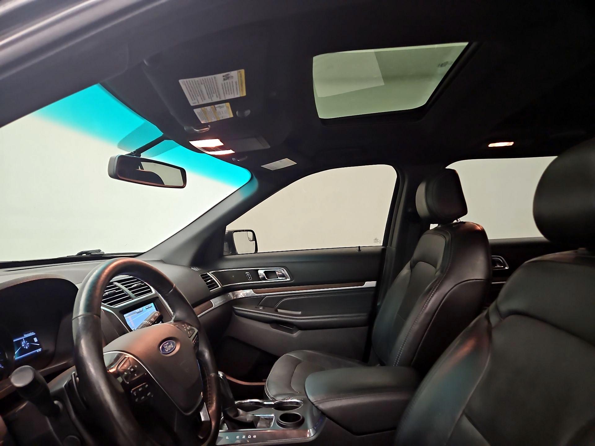 Thumbnail: 2016 Ford Explorer - 20