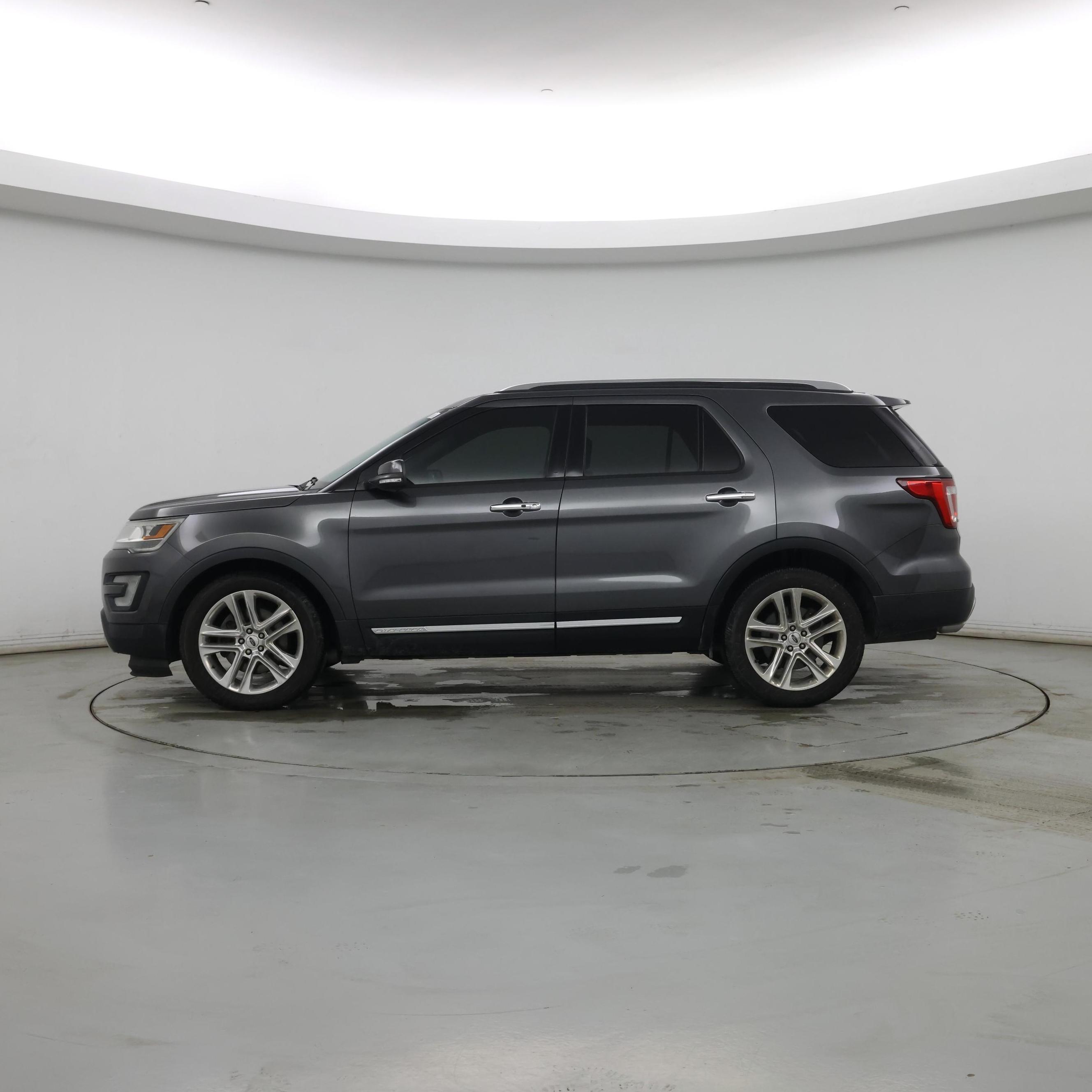 Thumbnail: 2016 Ford Explorer - 3