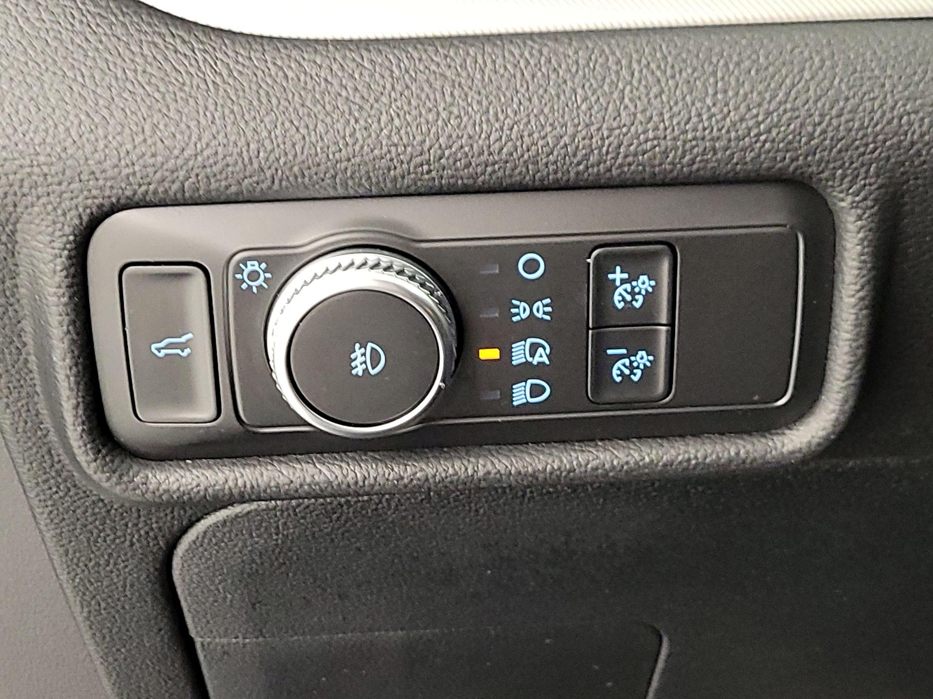 Thumbnail: 2020 Ford Explorer - 13