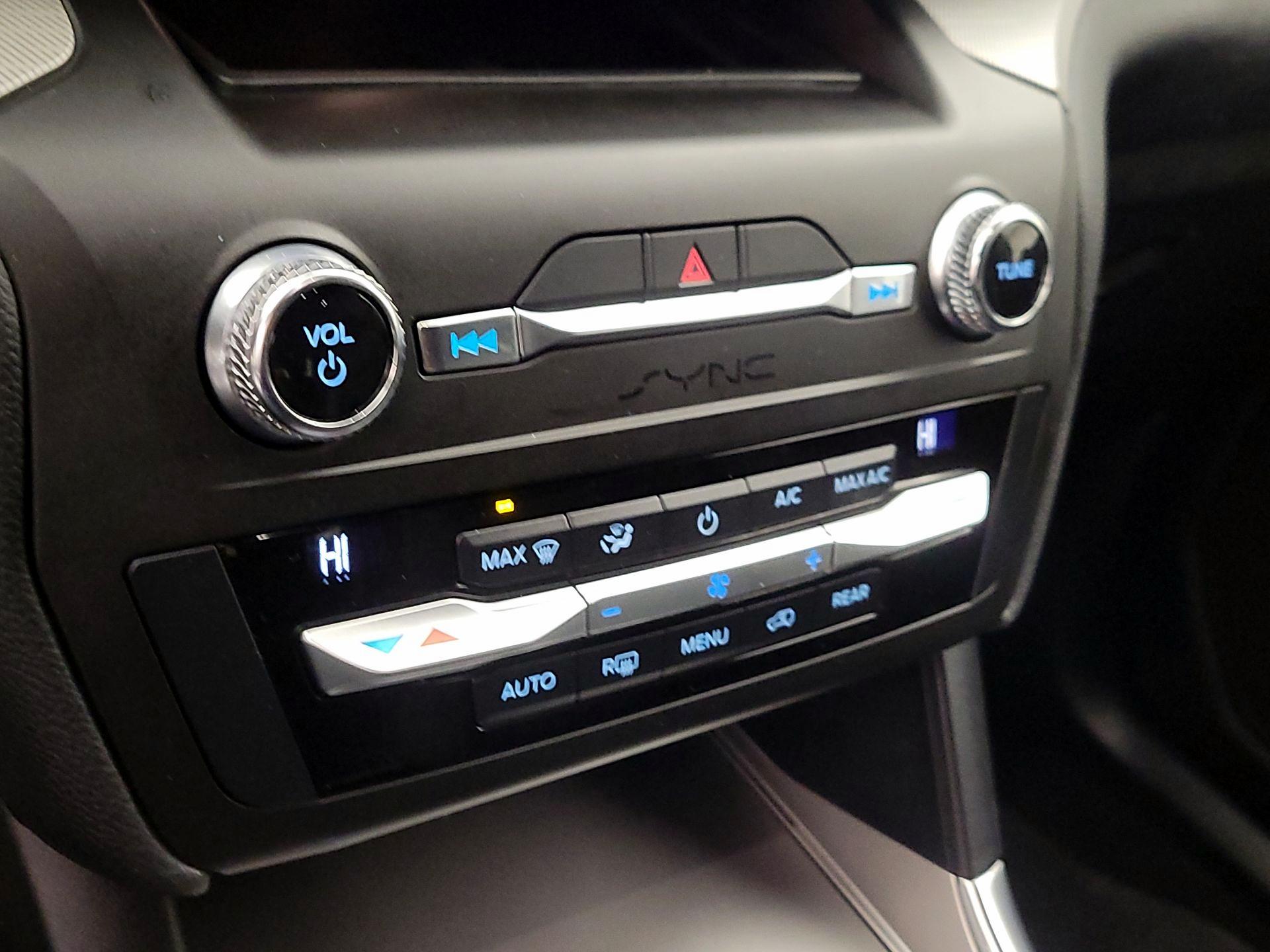 Thumbnail: 2020 Ford Explorer - 16