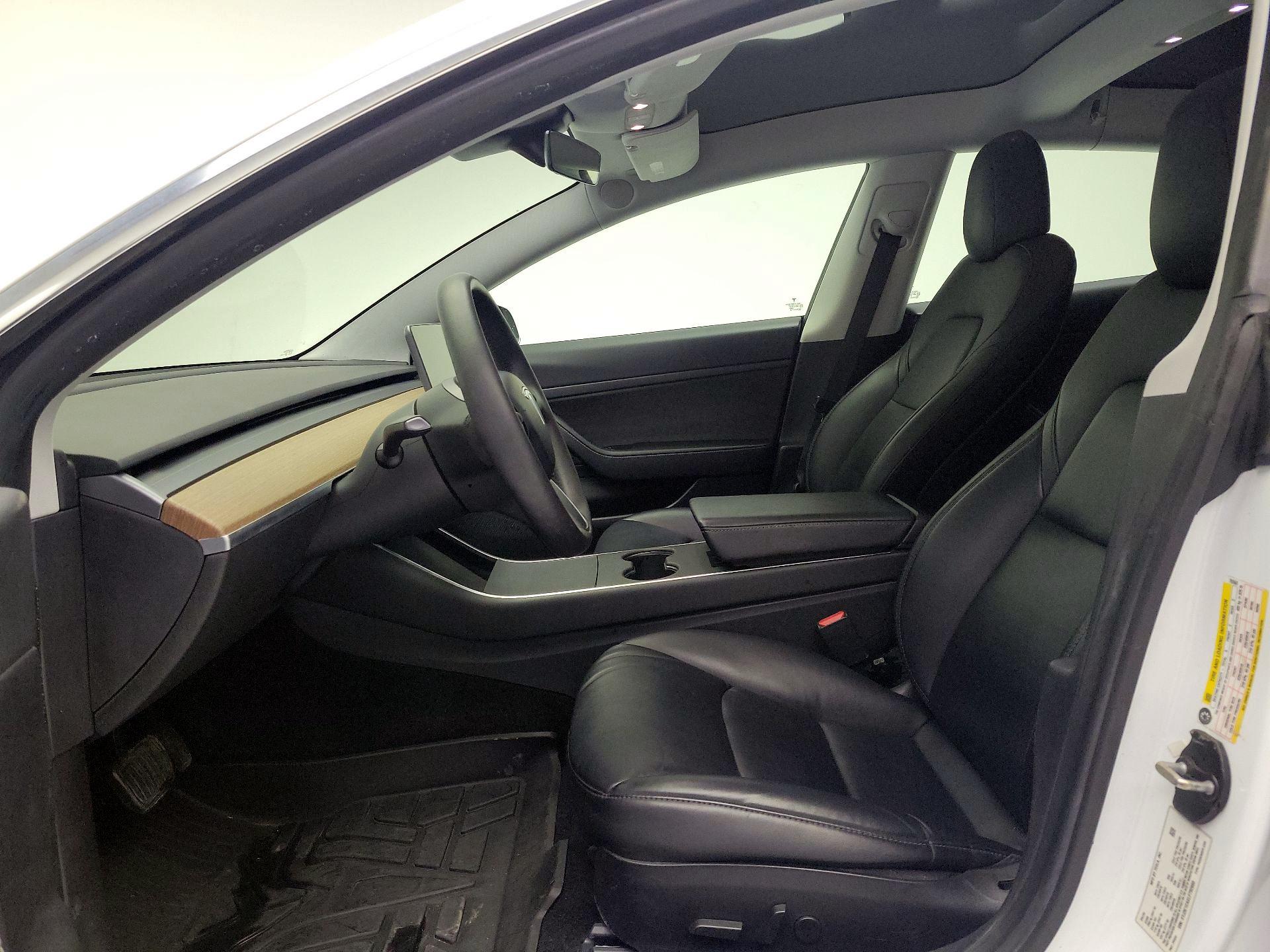 Thumbnail: 2020 Tesla Model 3 - 11