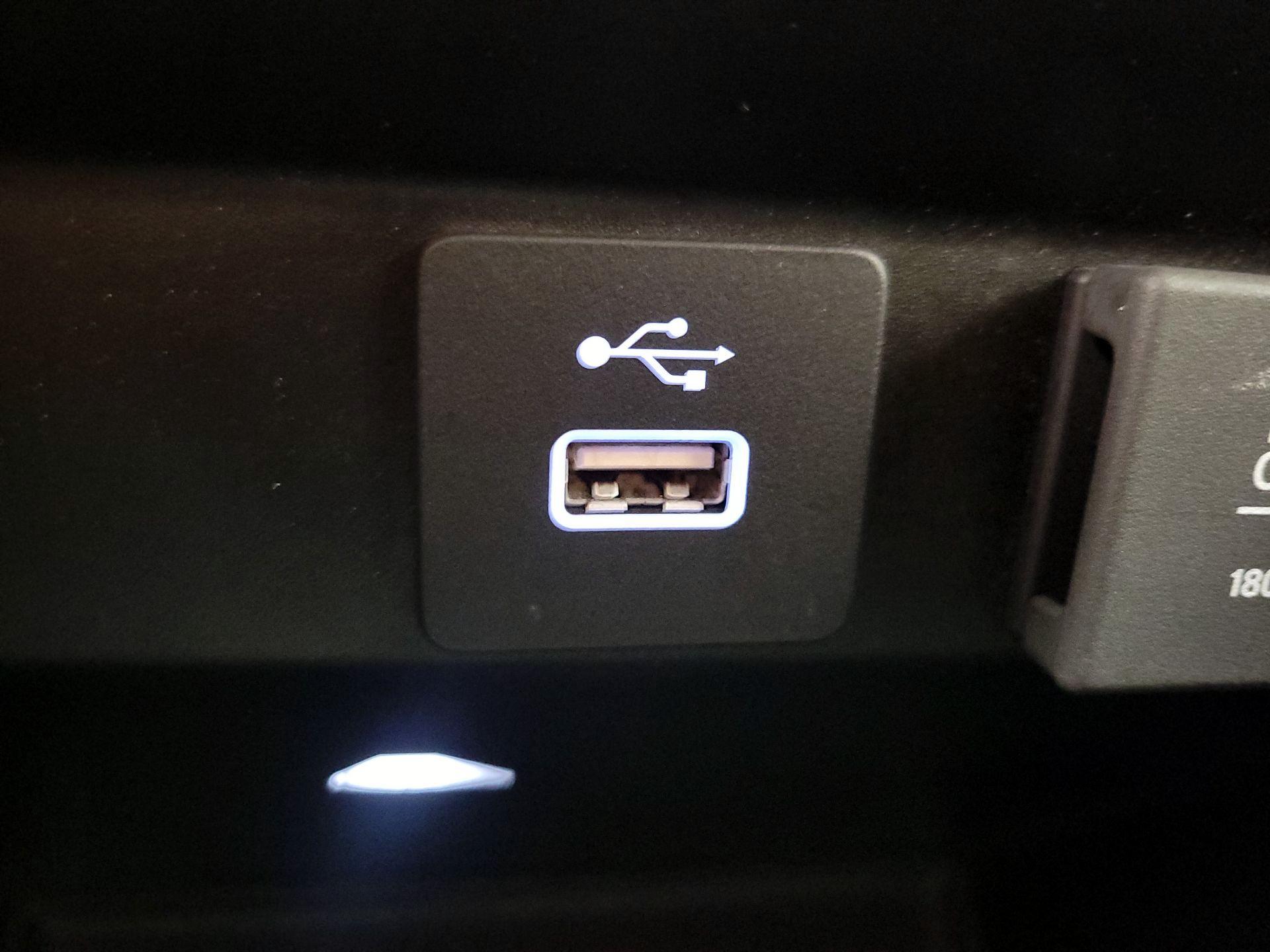 Thumbnail: 2022 Acura MDX - 19