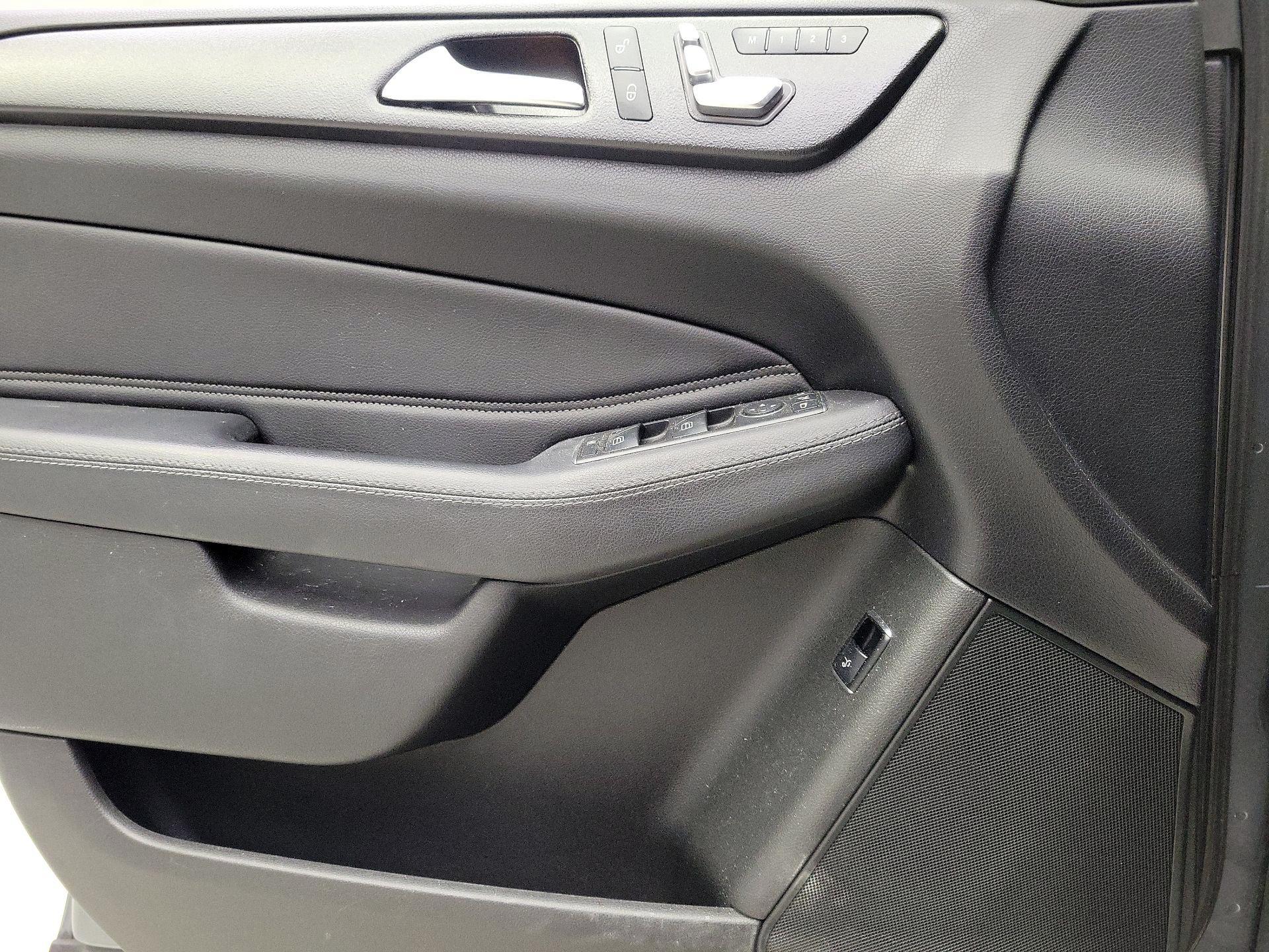 Thumbnail: 2017 Mercedes-Benz GLE - 12