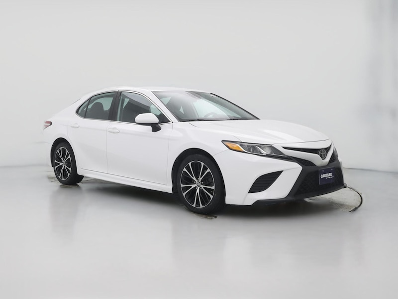 2020 Toyota Camry SE -
                  Springfield, IL