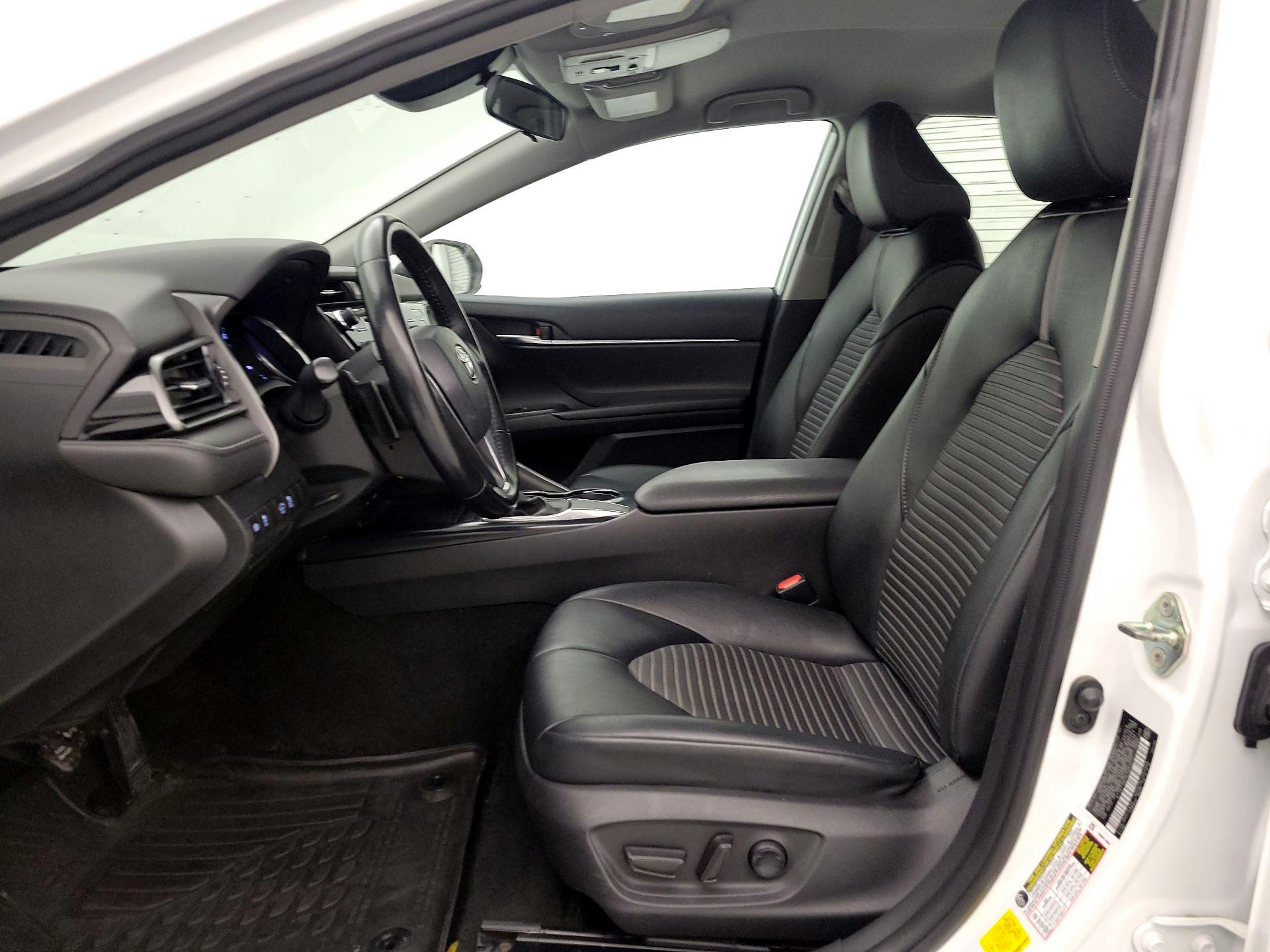 Thumbnail: 2020 Toyota Camry - 11