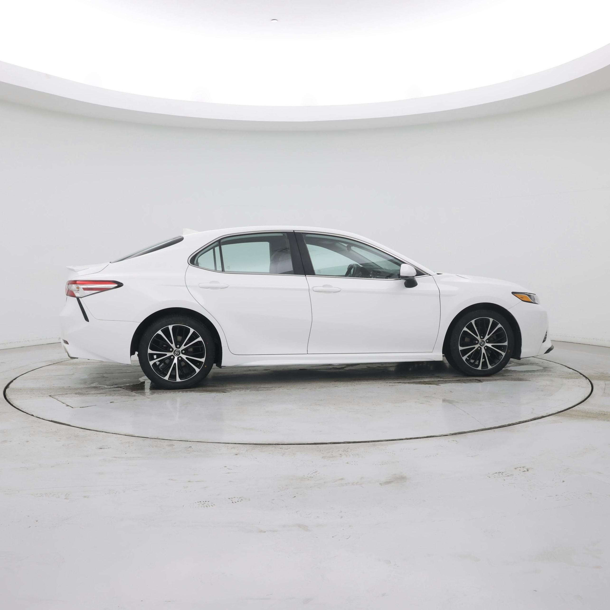 Thumbnail: 2020 Toyota Camry - 7