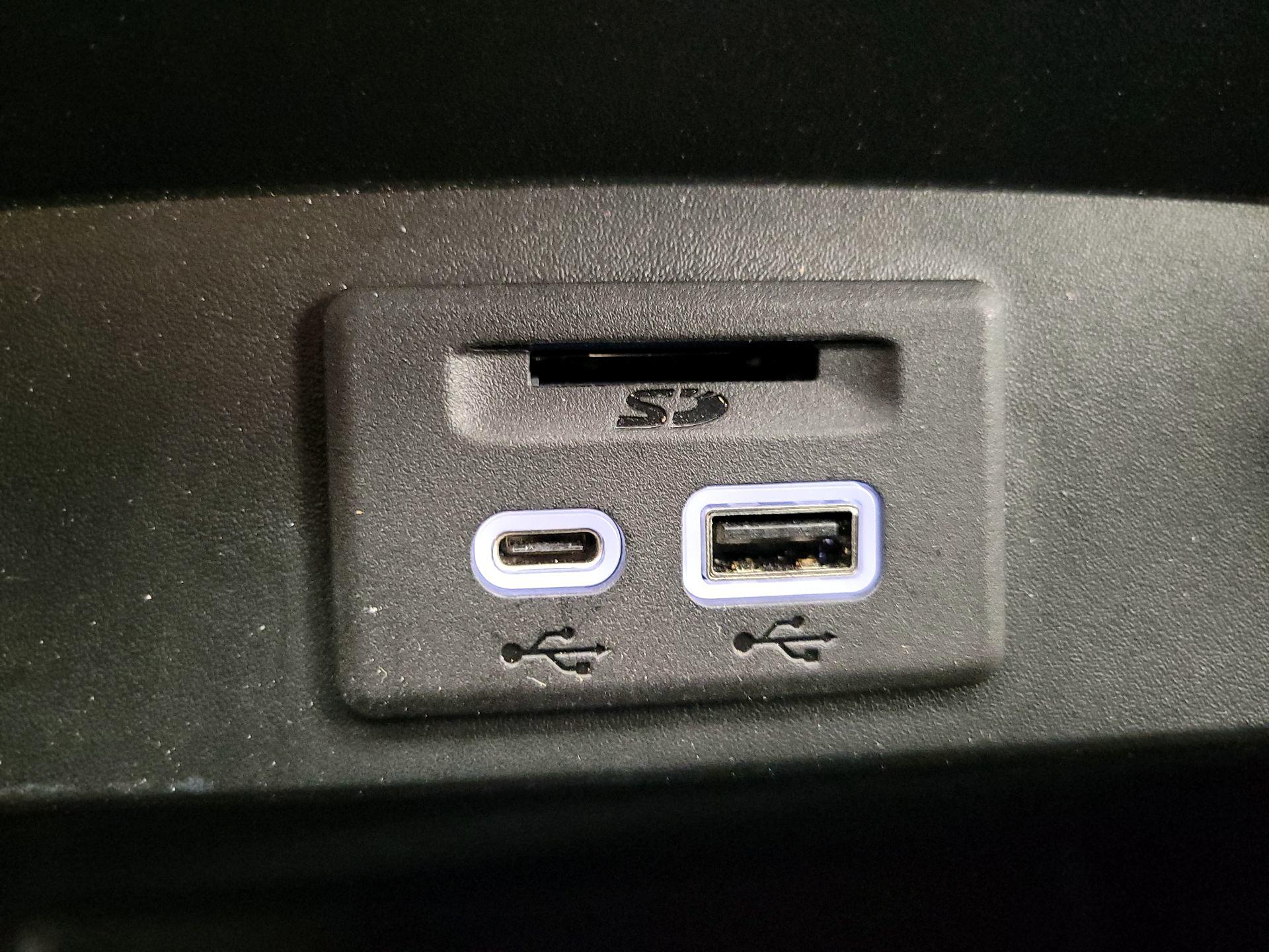 Thumbnail: 2021 Chevrolet Tahoe - 18