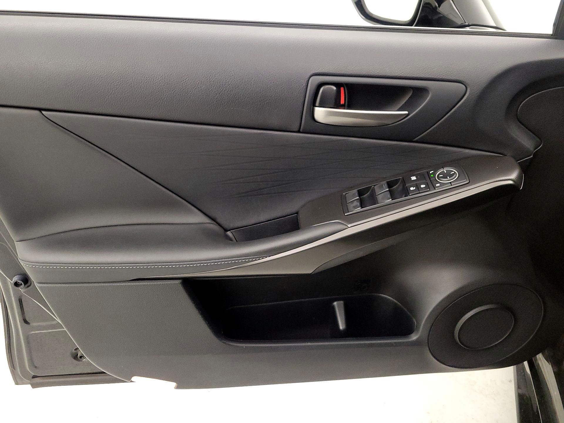 Thumbnail: 2021 Lexus IS - 12