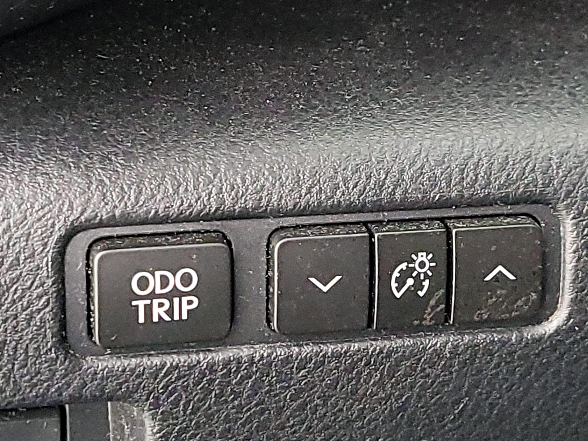 Thumbnail: 2021 Lexus IS - 13