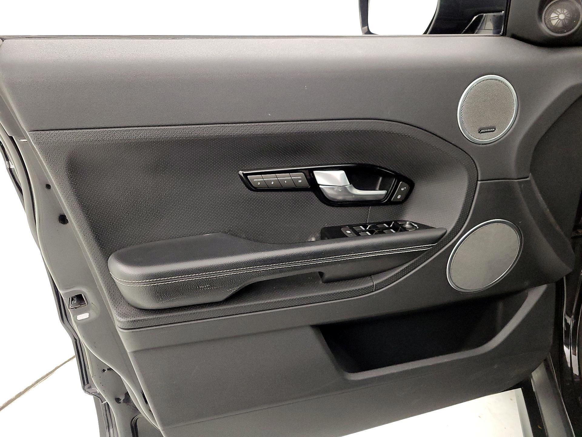 Thumbnail: 2015 Land Rover Range Rover Evoque - 12