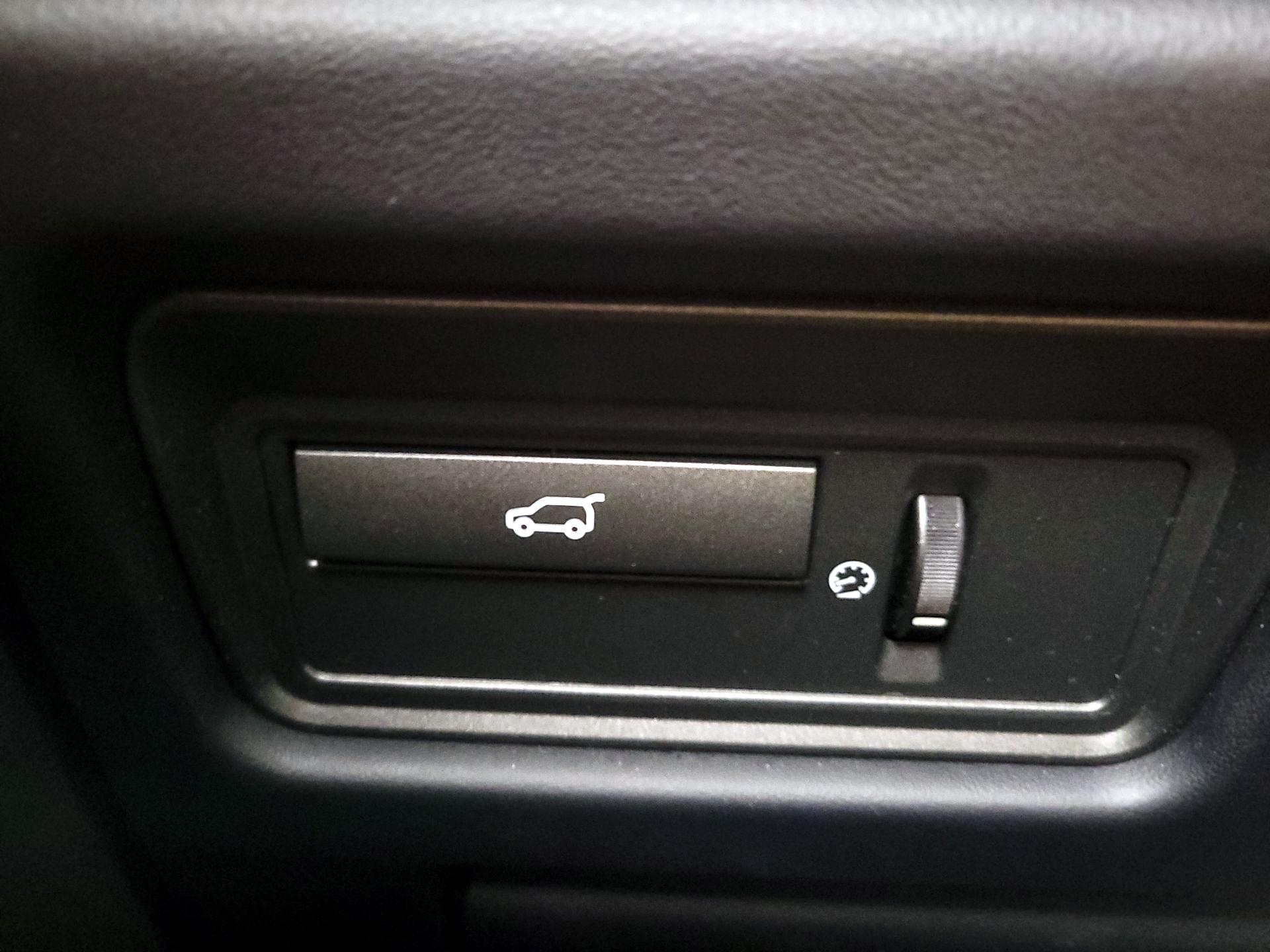 Thumbnail: 2015 Land Rover Range Rover Evoque - 13