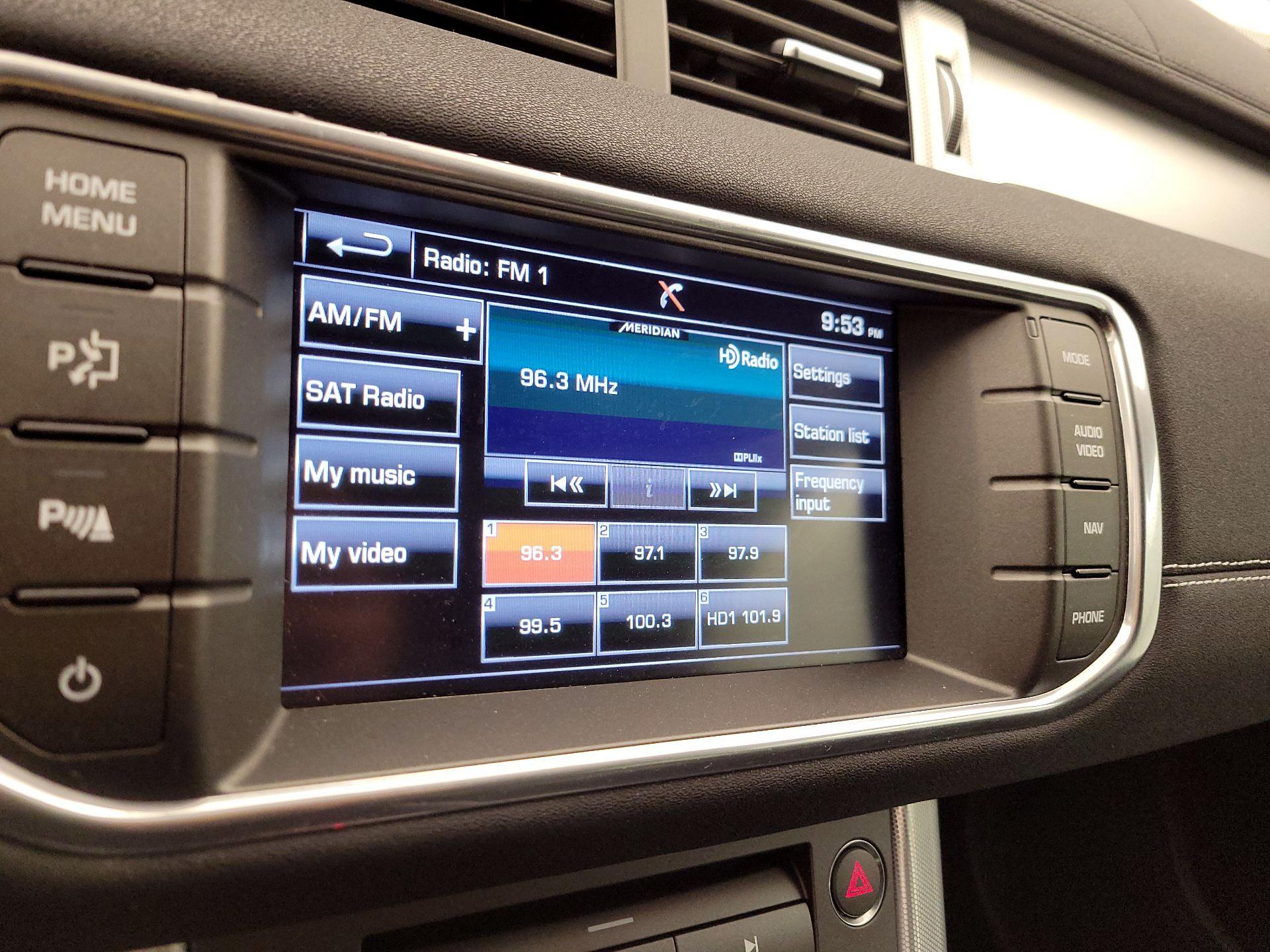 Thumbnail: 2015 Land Rover Range Rover Evoque - 16