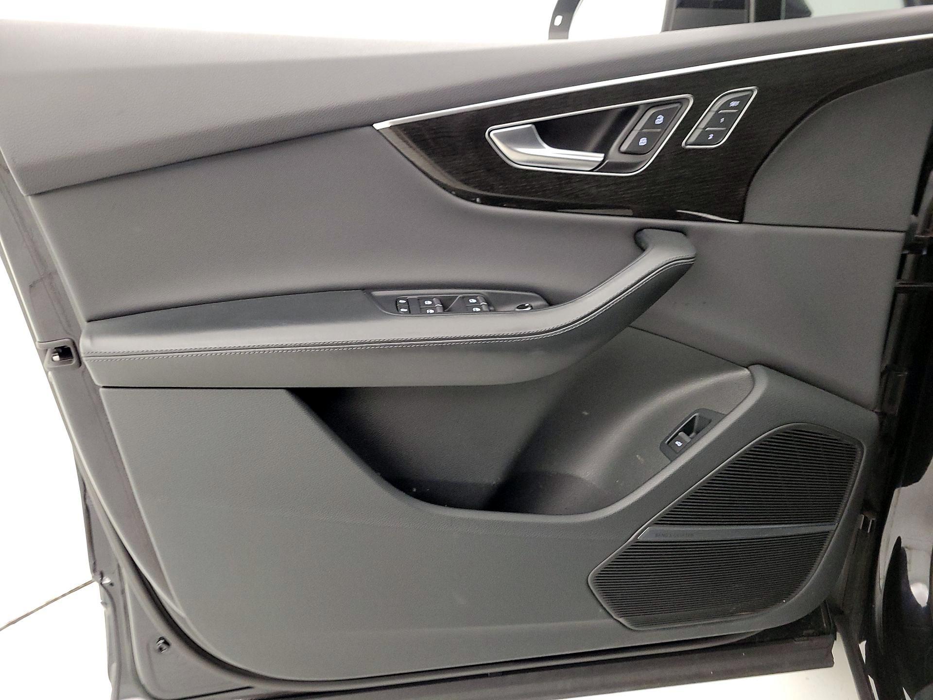 Thumbnail: 2021 Audi Q7 - 12