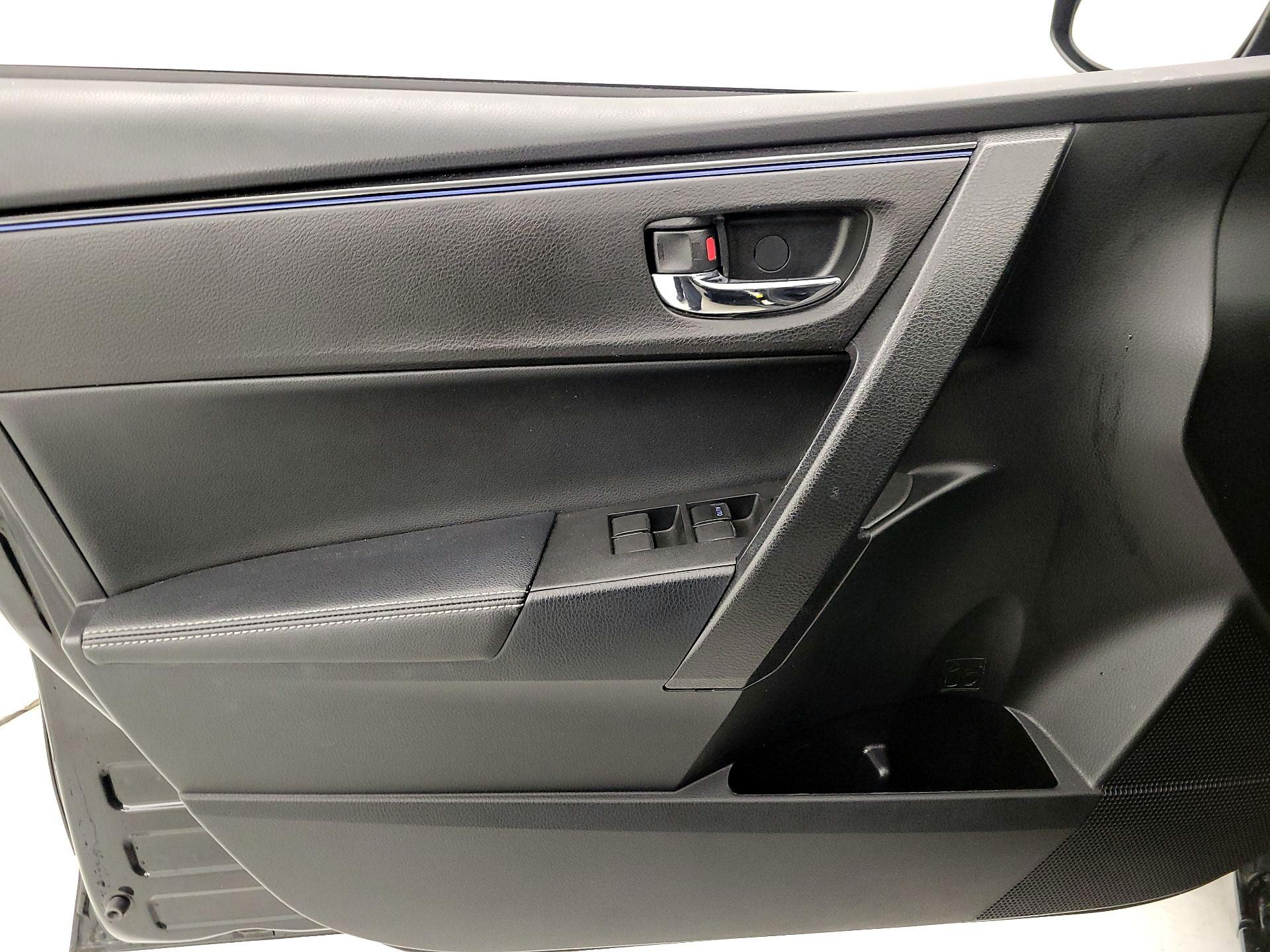 Thumbnail: 2019 Toyota Corolla - 12