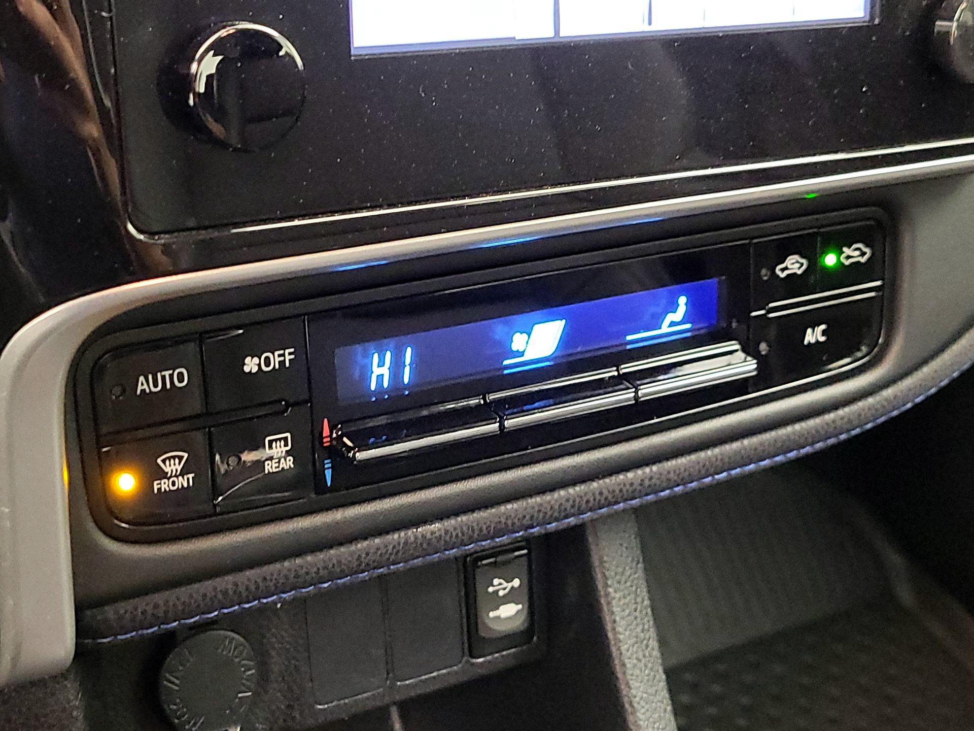 Thumbnail: 2019 Toyota Corolla - 16