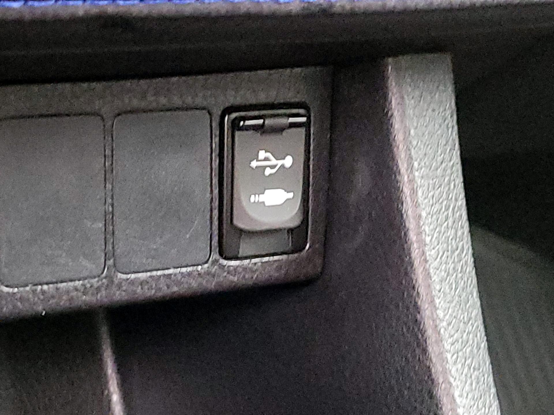 Thumbnail: 2019 Toyota Corolla - 18