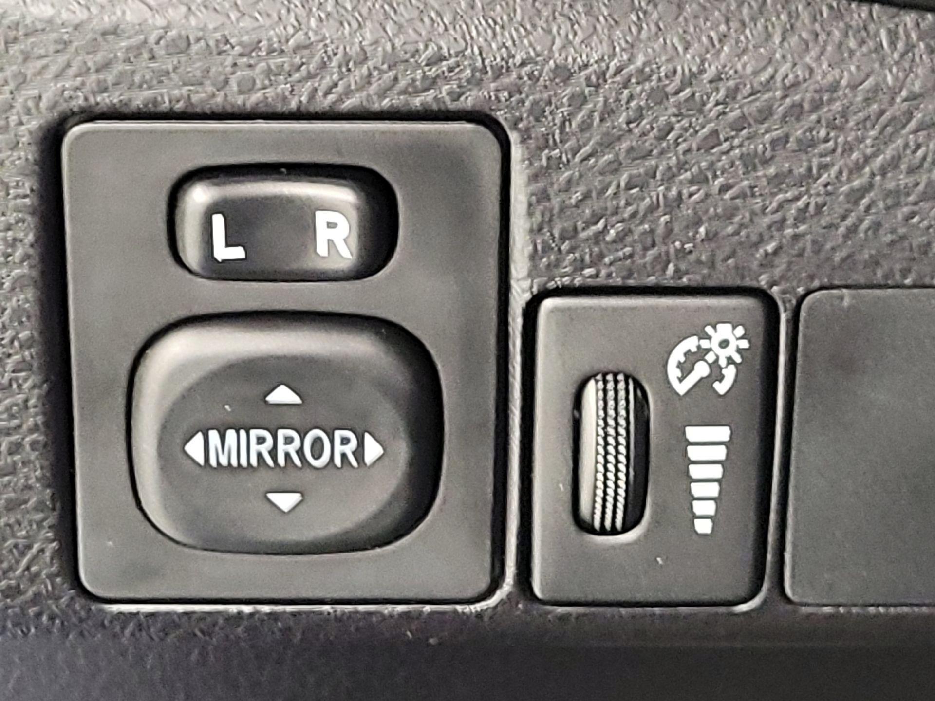 Thumbnail: 2015 Toyota Corolla - 13