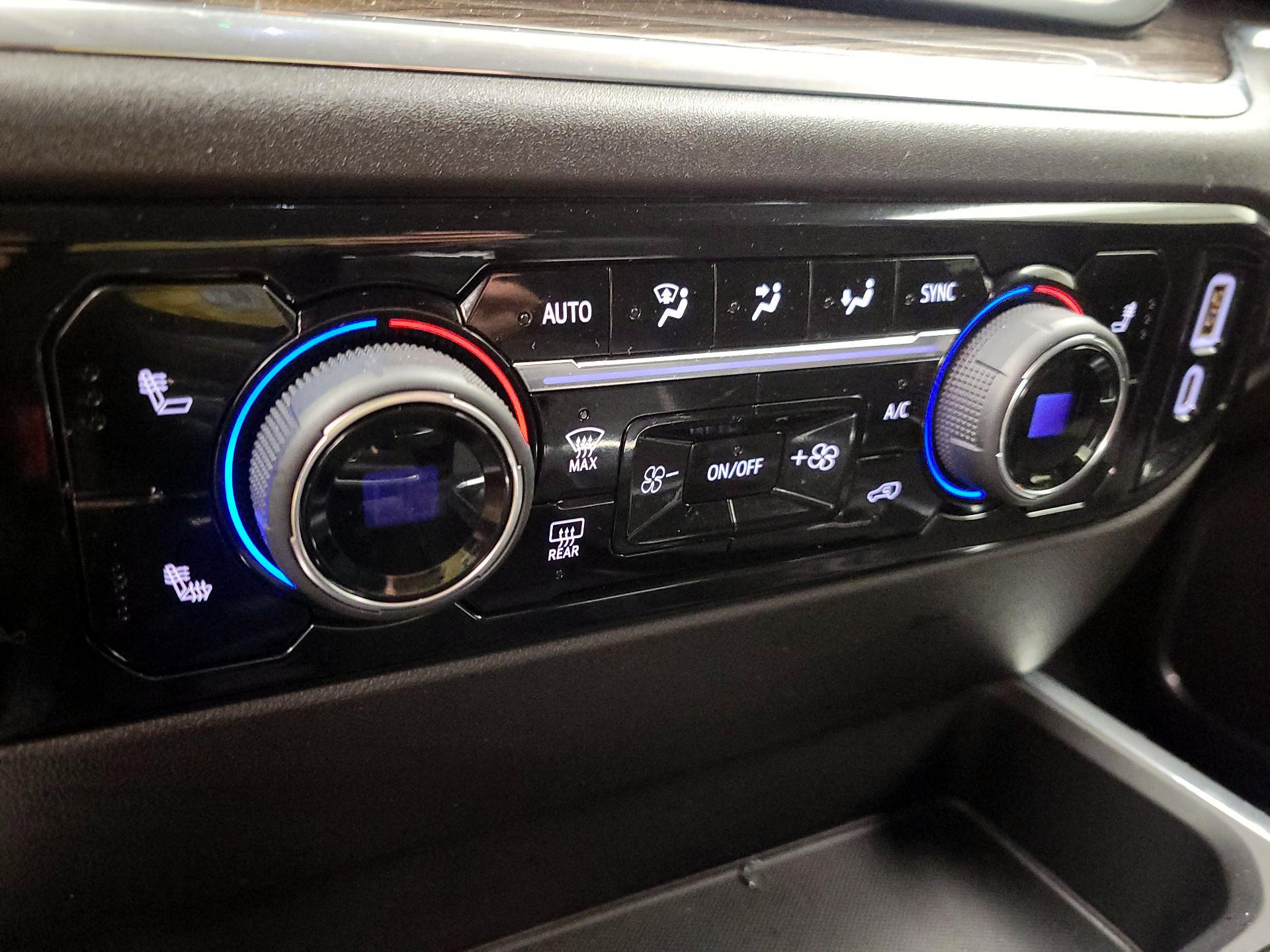 Thumbnail: 2024 Chevrolet Silverado 1500 - 17