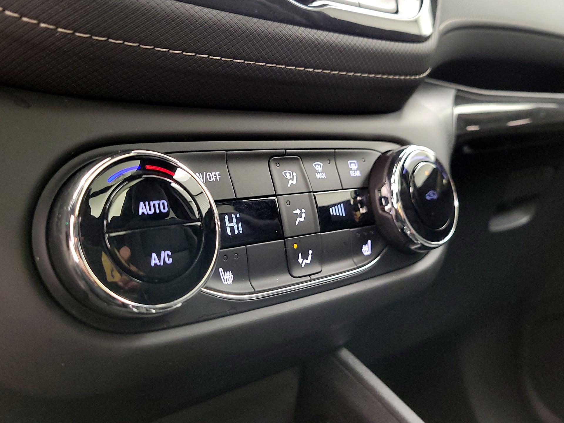 Thumbnail: 2022 Chevrolet TrailBlazer - 16