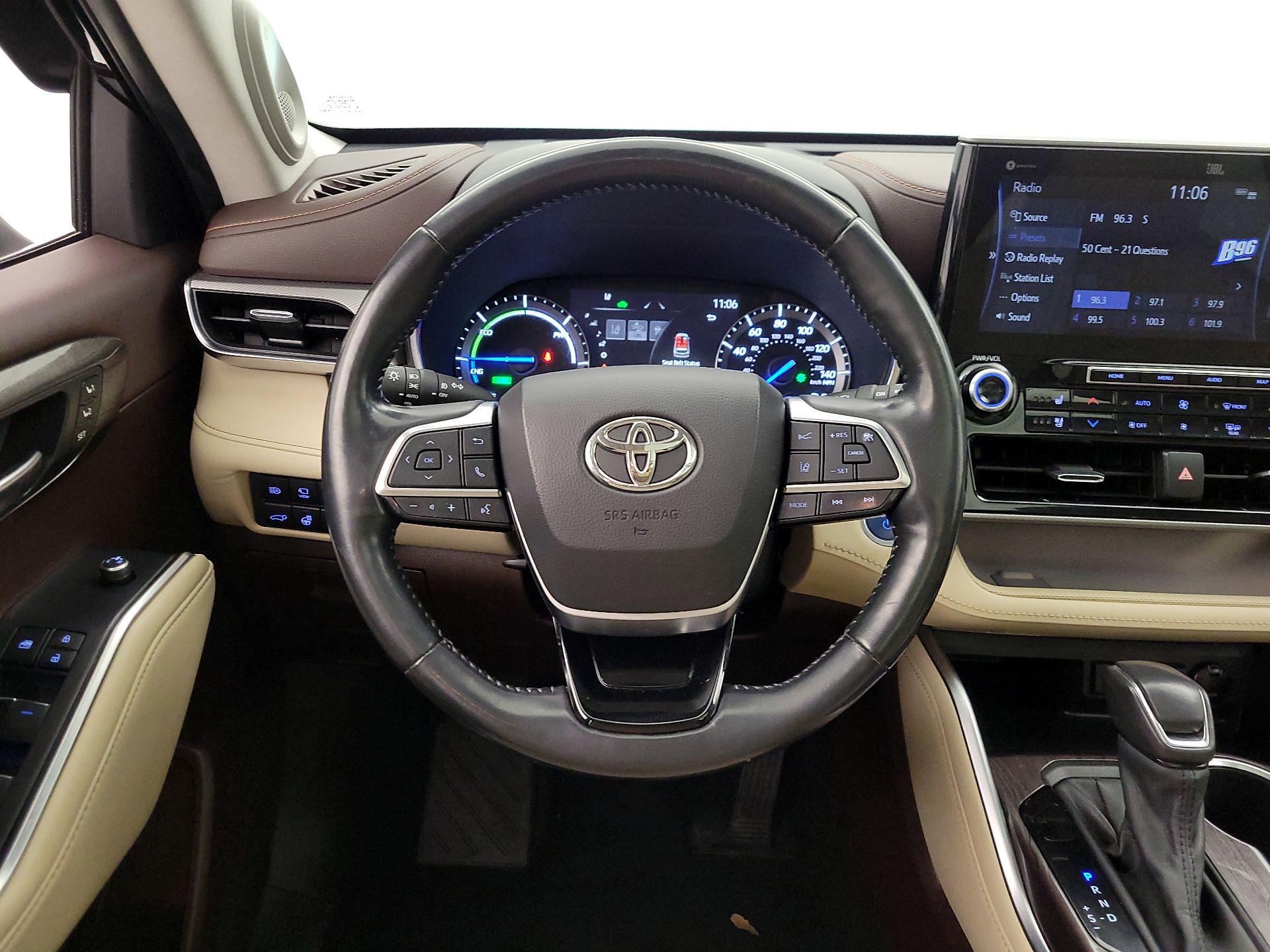 Thumbnail: 2021 Toyota Highlander - 10