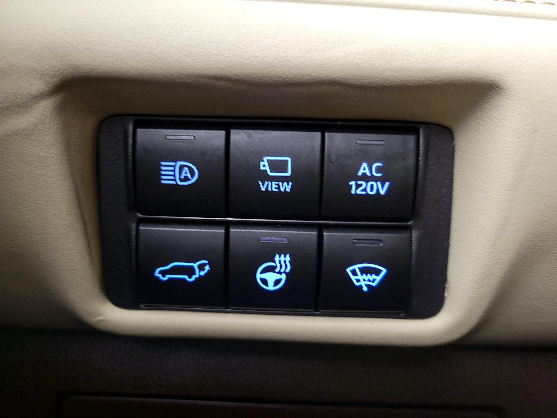 Thumbnail: 2021 Toyota Highlander - 13