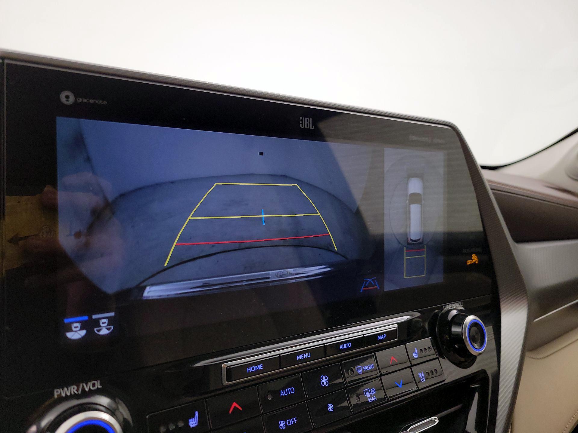 Thumbnail: 2021 Toyota Highlander - 15