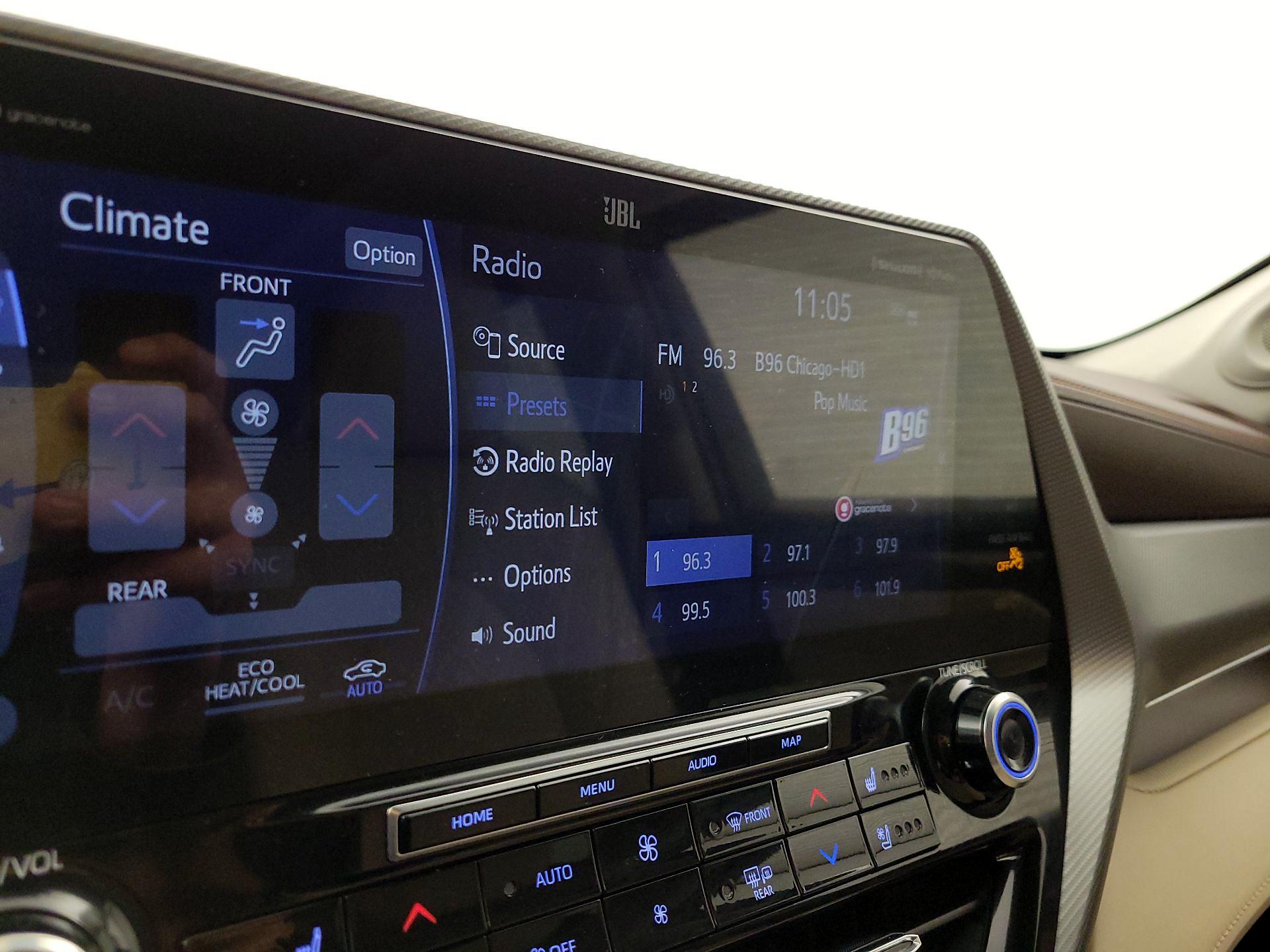 Thumbnail: 2021 Toyota Highlander - 16