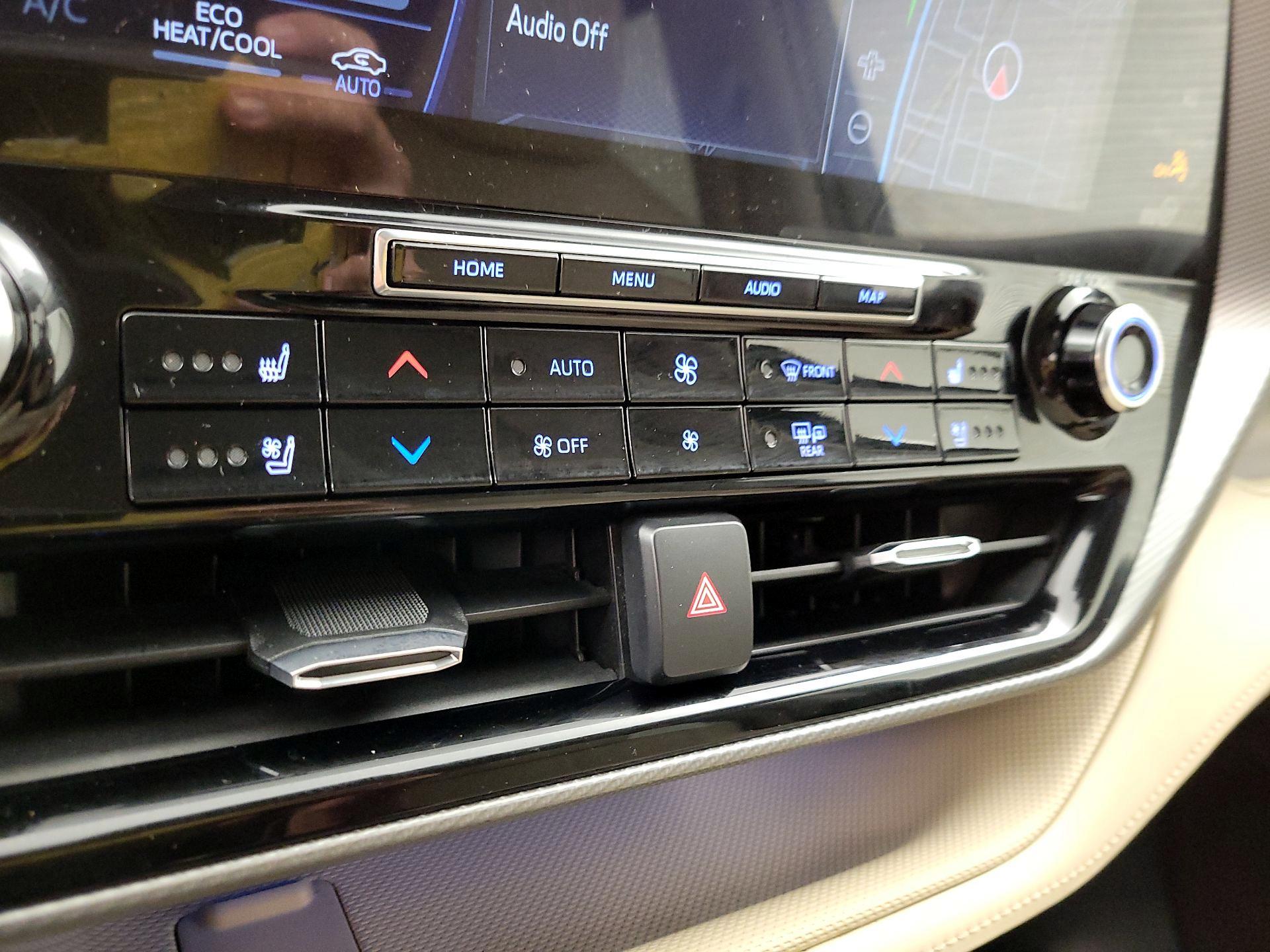 Thumbnail: 2021 Toyota Highlander - 17